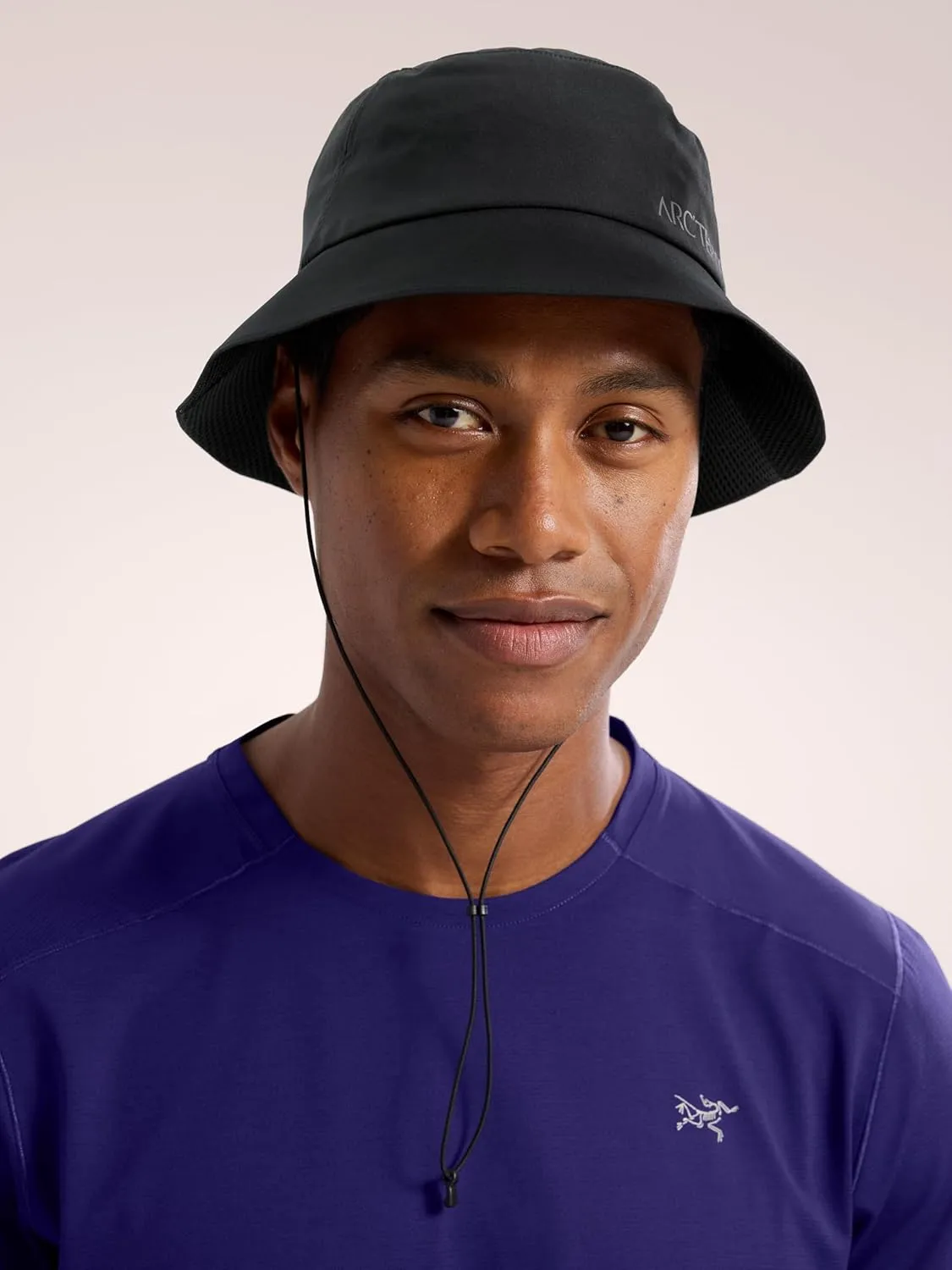 Arc'teryx Sinsolo Bucket Hat | Bucket Hat with a Chin Strap for Windy Hikes - Redesign