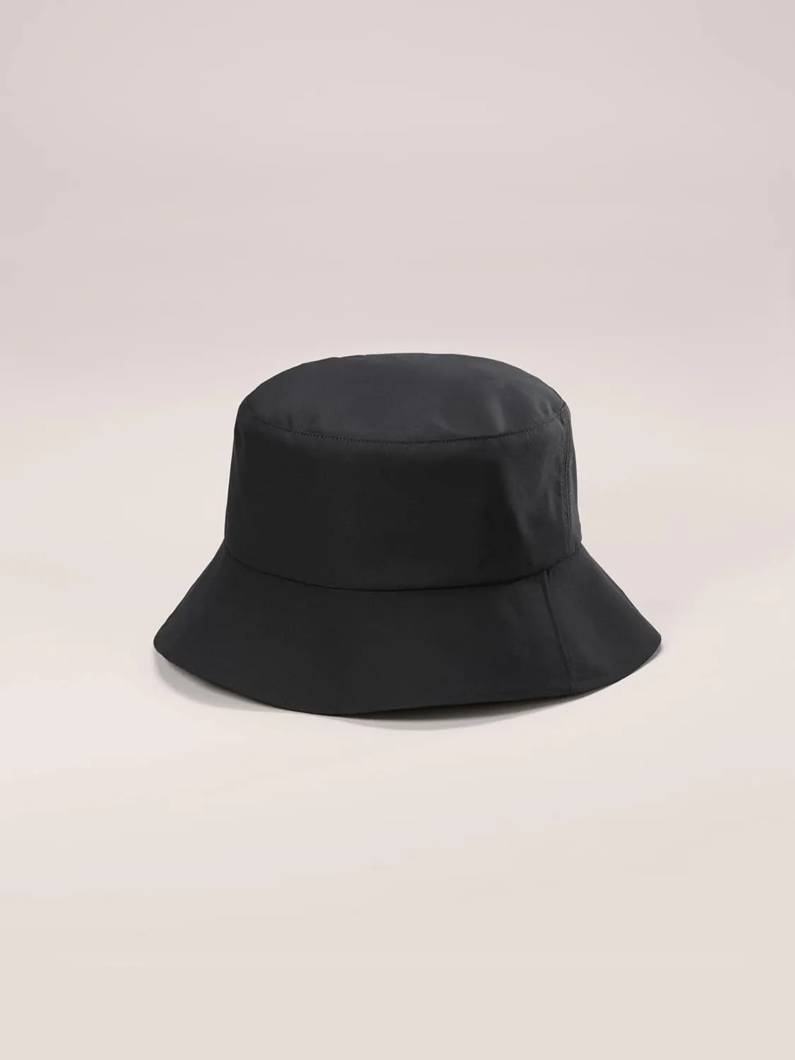Arc'teryx Sinsolo Bucket Hat | Bucket Hat with a Chin Strap for Windy Hikes - Redesign