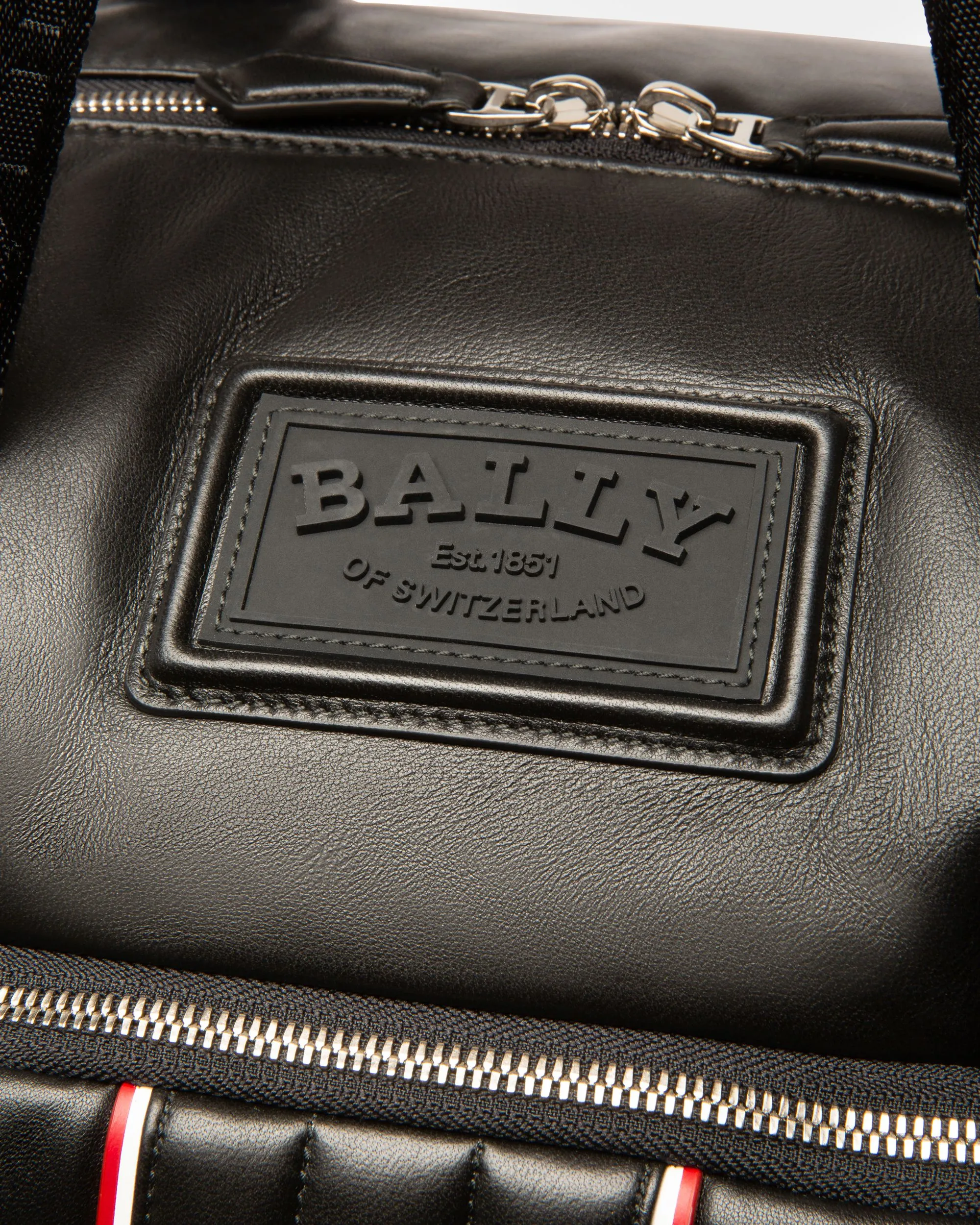 Arohn Leather Weekender Bag In Black