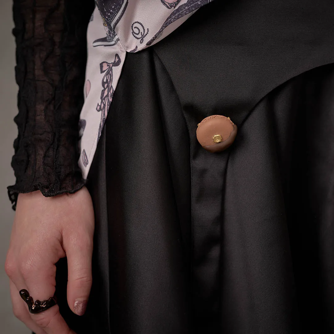 Chocolate Dipped Macaron Brooch (Chocolate)【Japan Jewelry】