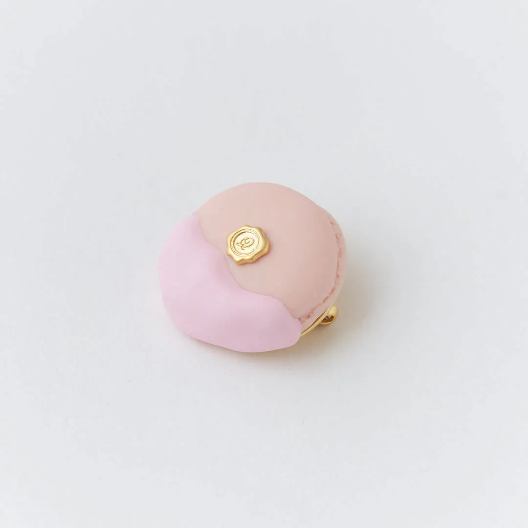 Chocolate Dipped Macaron Brooch (Strawberry)【Japan Jewelry】