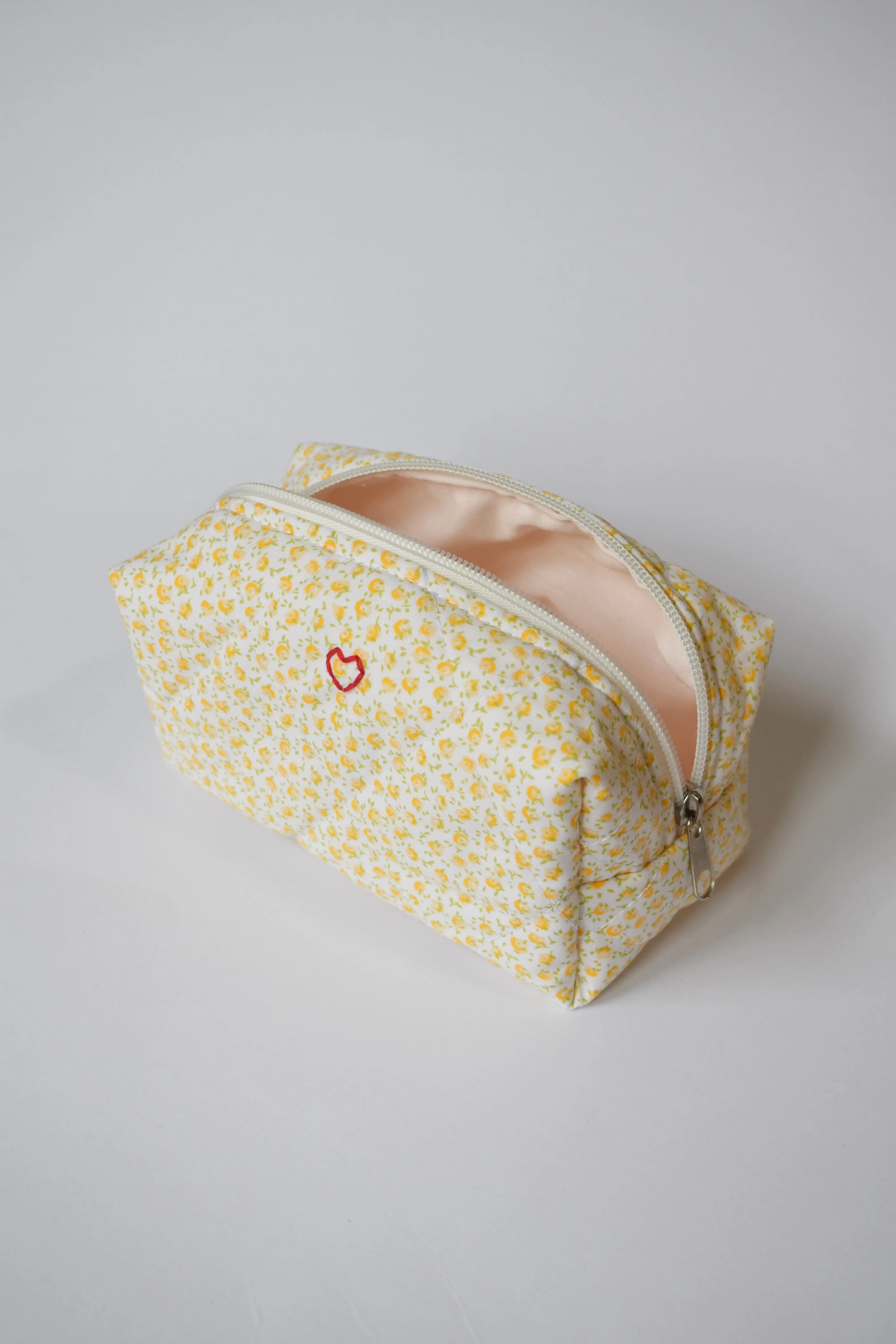 Daisy Makeup Bag