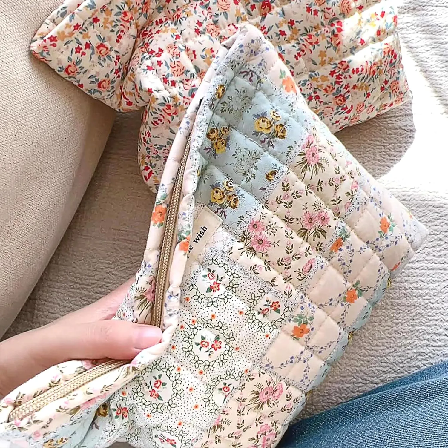 Floral Makeup Bag Large Cotton Quilted Cosmetic Makeup Bag Organizer, Aesthetic Portable Pouch Purse Toiletry Bag for Women Girls Travel accessories(Blue Floral-L)