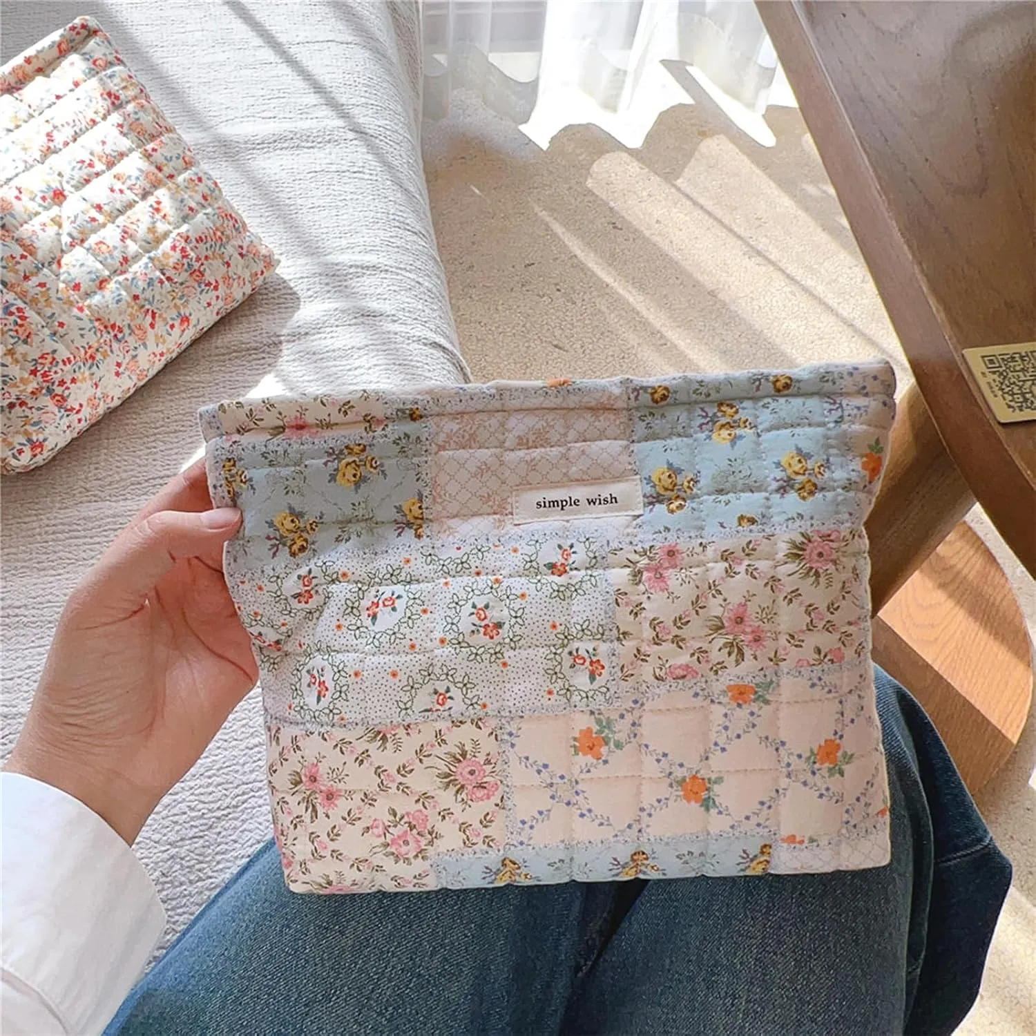 Floral Makeup Bag Large Cotton Quilted Cosmetic Makeup Bag Organizer, Aesthetic Portable Pouch Purse Toiletry Bag for Women Girls Travel accessories(Blue Floral-L)