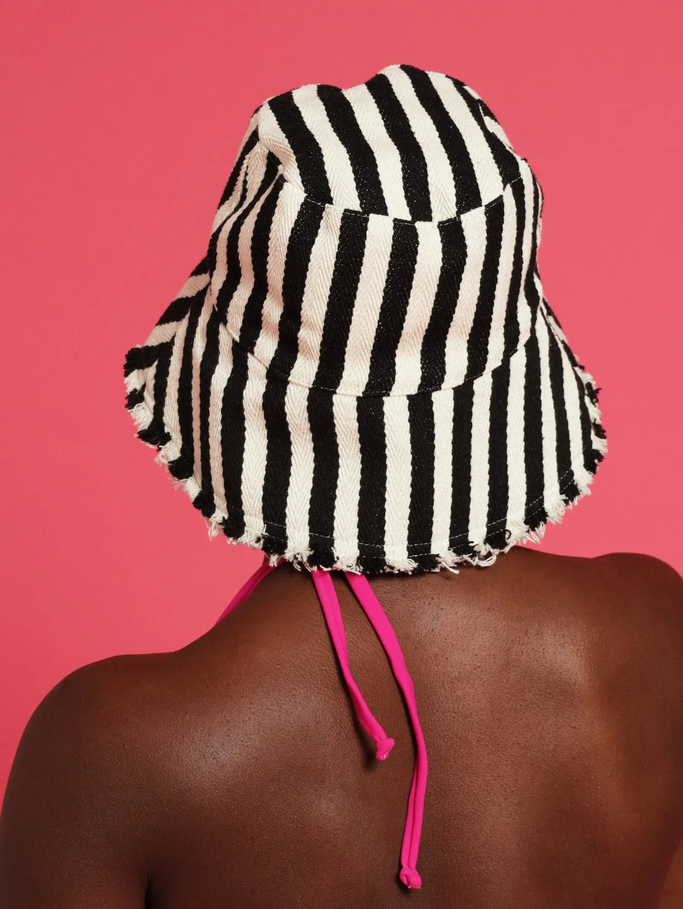 Frayed Edge Bucket Hat - Black/White