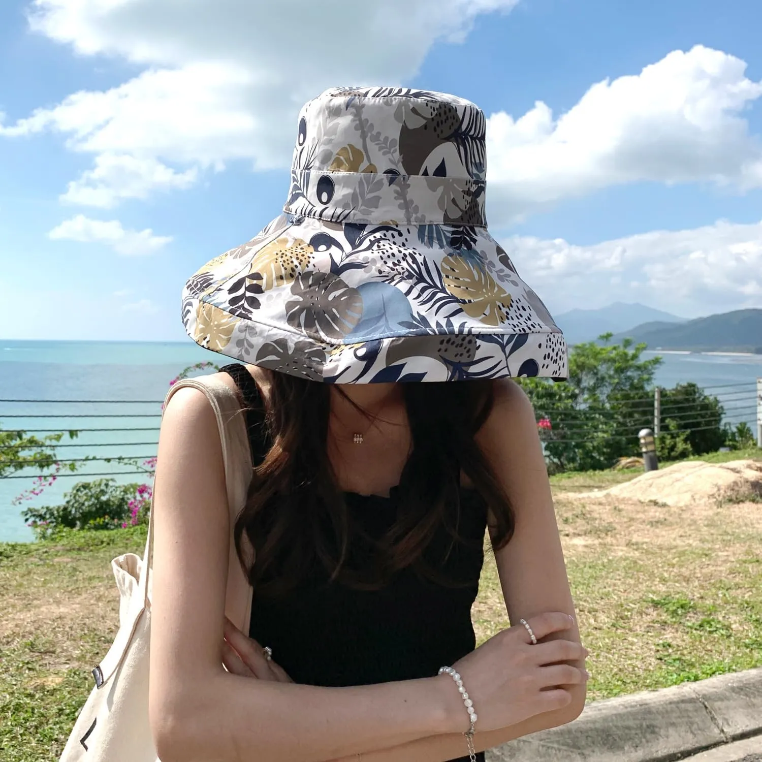 HUAMULAN Women Wide Brim Summer Sun Hat Wired Edge Beach Bucket Fishing Hats Reversible Foldable Travel UV Protection