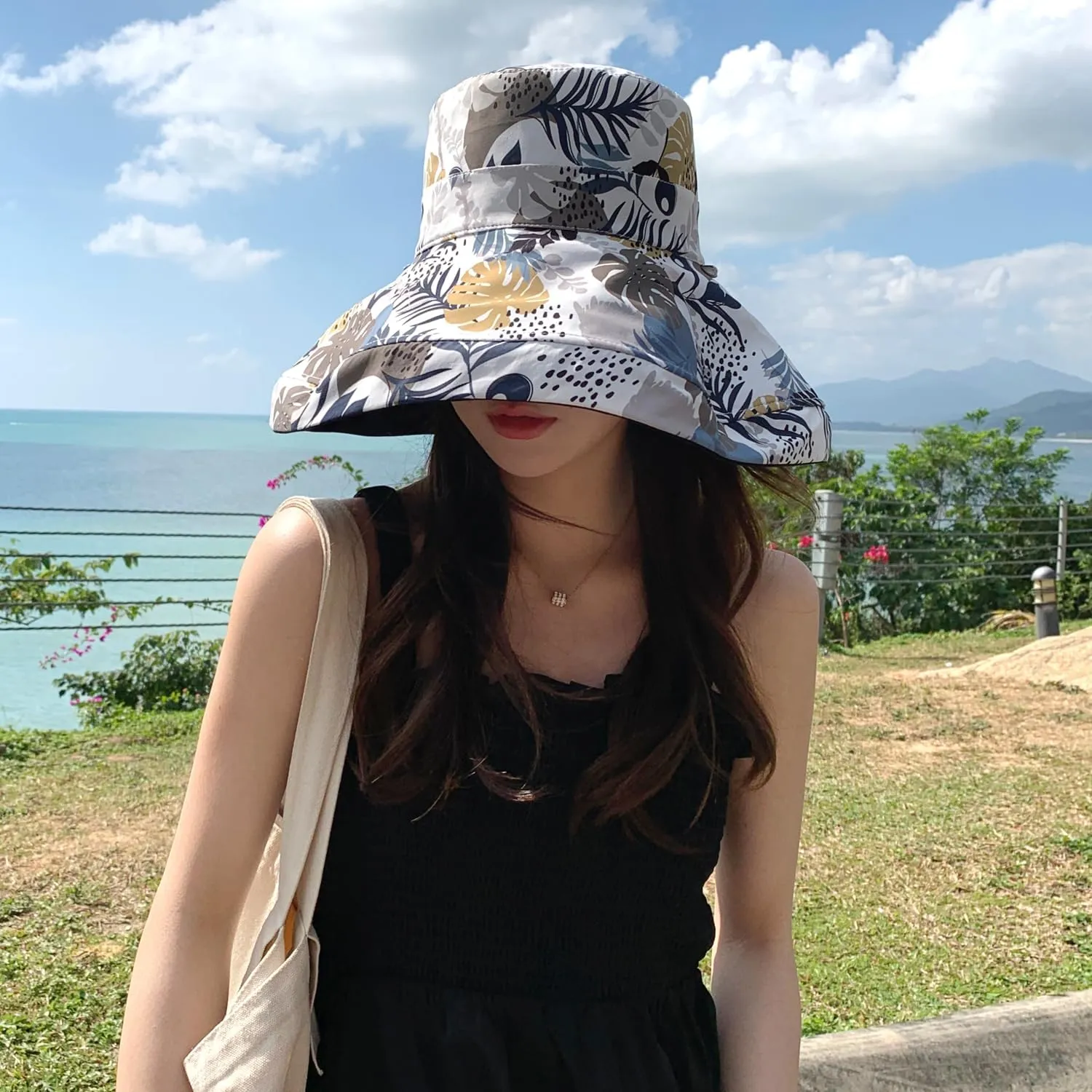 HUAMULAN Women Wide Brim Summer Sun Hat Wired Edge Beach Bucket Fishing Hats Reversible Foldable Travel UV Protection