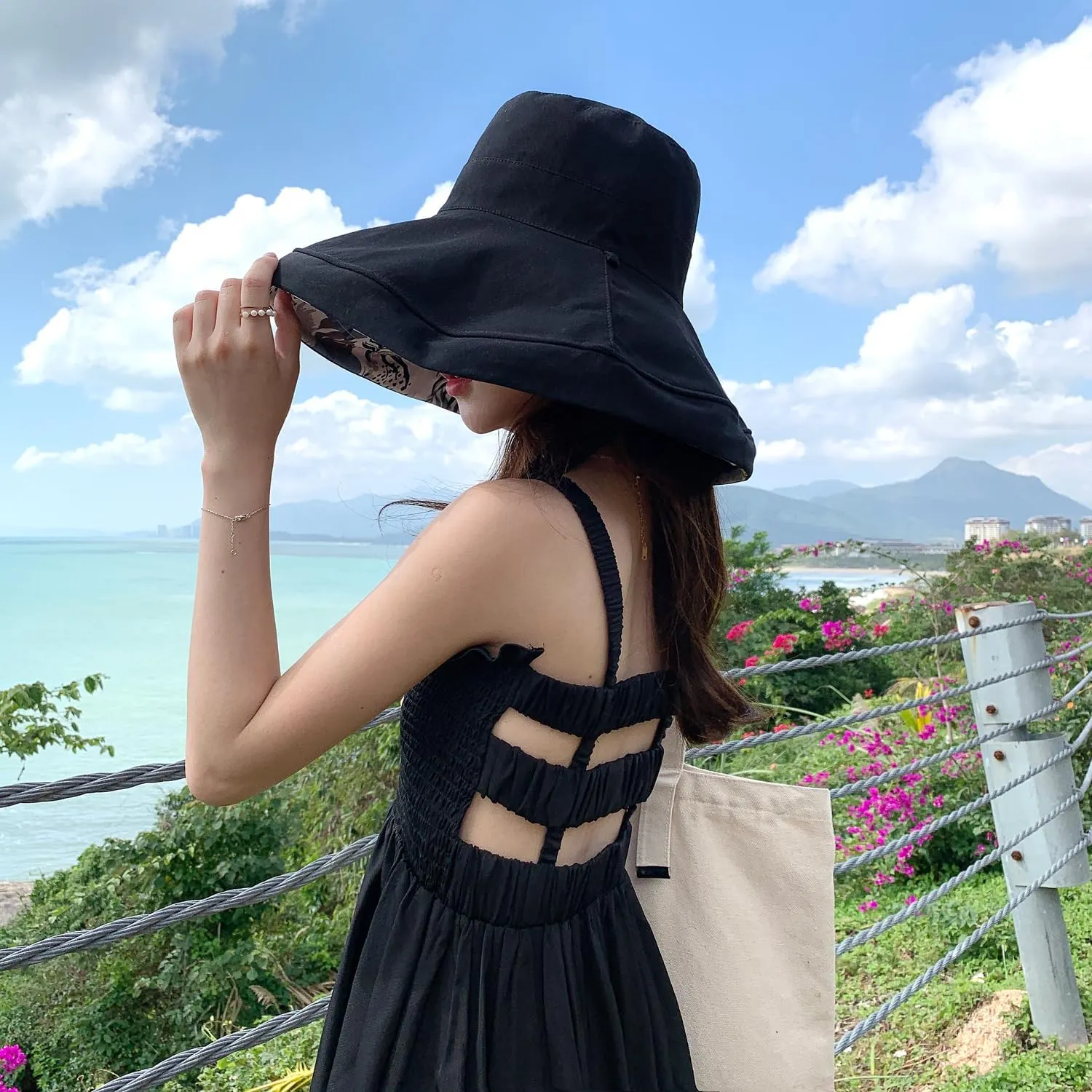 HUAMULAN Women Wide Brim Summer Sun Hat Wired Edge Beach Bucket Fishing Hats Reversible Foldable Travel UV Protection