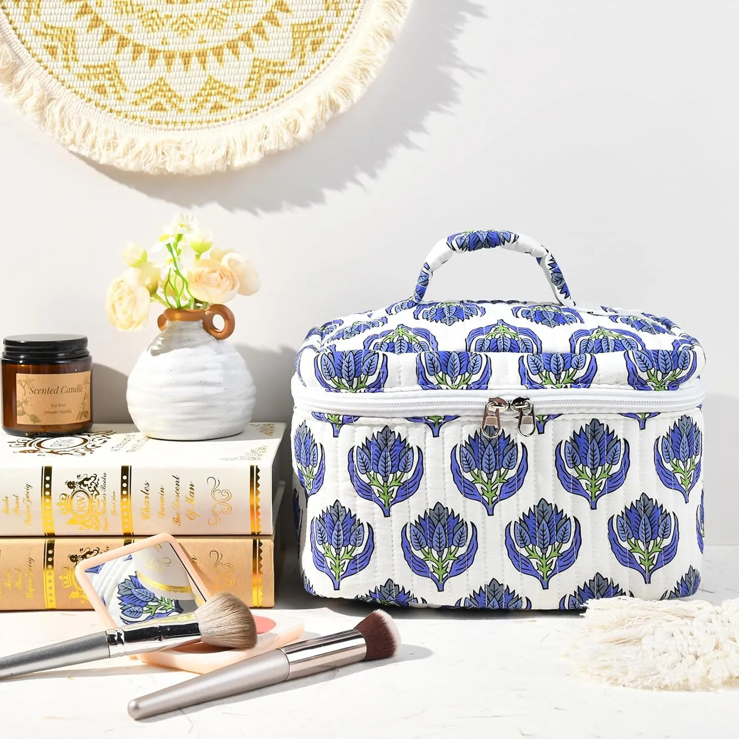 Large Makeup Bag Quilted Makeup Bags Cute Cosmetic Bag for Women Girls Floral Coquette Aesthetic Toiletry Bag Travel Make Up Organizer Blue Skincare Bag