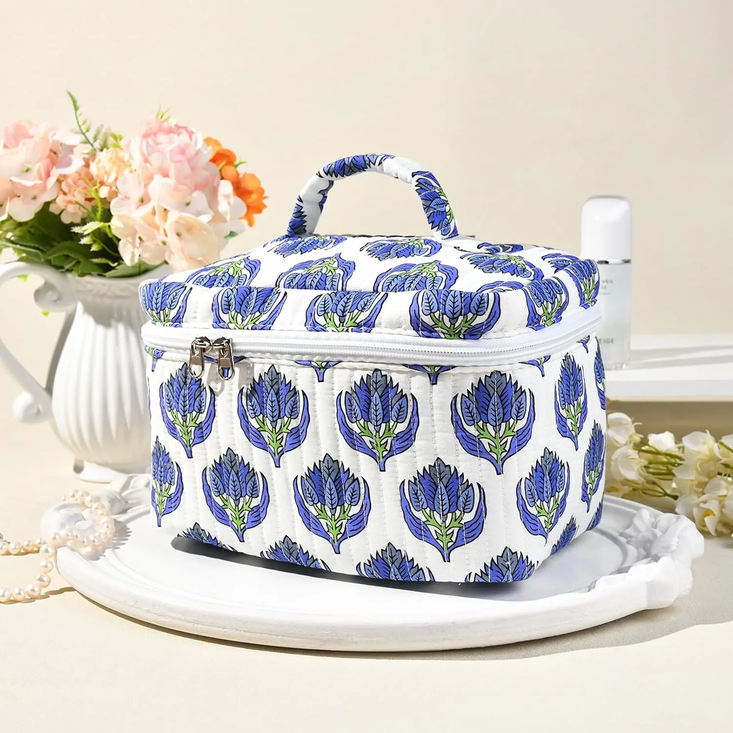 Large Makeup Bag Quilted Makeup Bags Cute Cosmetic Bag for Women Girls Floral Coquette Aesthetic Toiletry Bag Travel Make Up Organizer Blue Skincare Bag