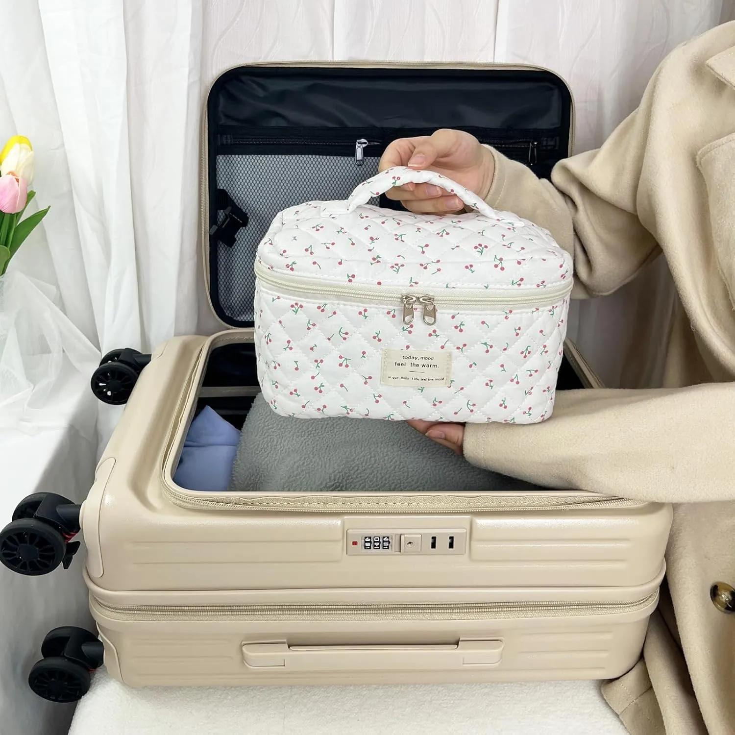 Large Travel Quilted Makeup Bag for Women, Floral Cotton Cosmetic Bag Cute Coquette Aesthetic Floral Toiletry Organizer Bag for Girls Little Cherry Cosmetic Zipper Storage Bag