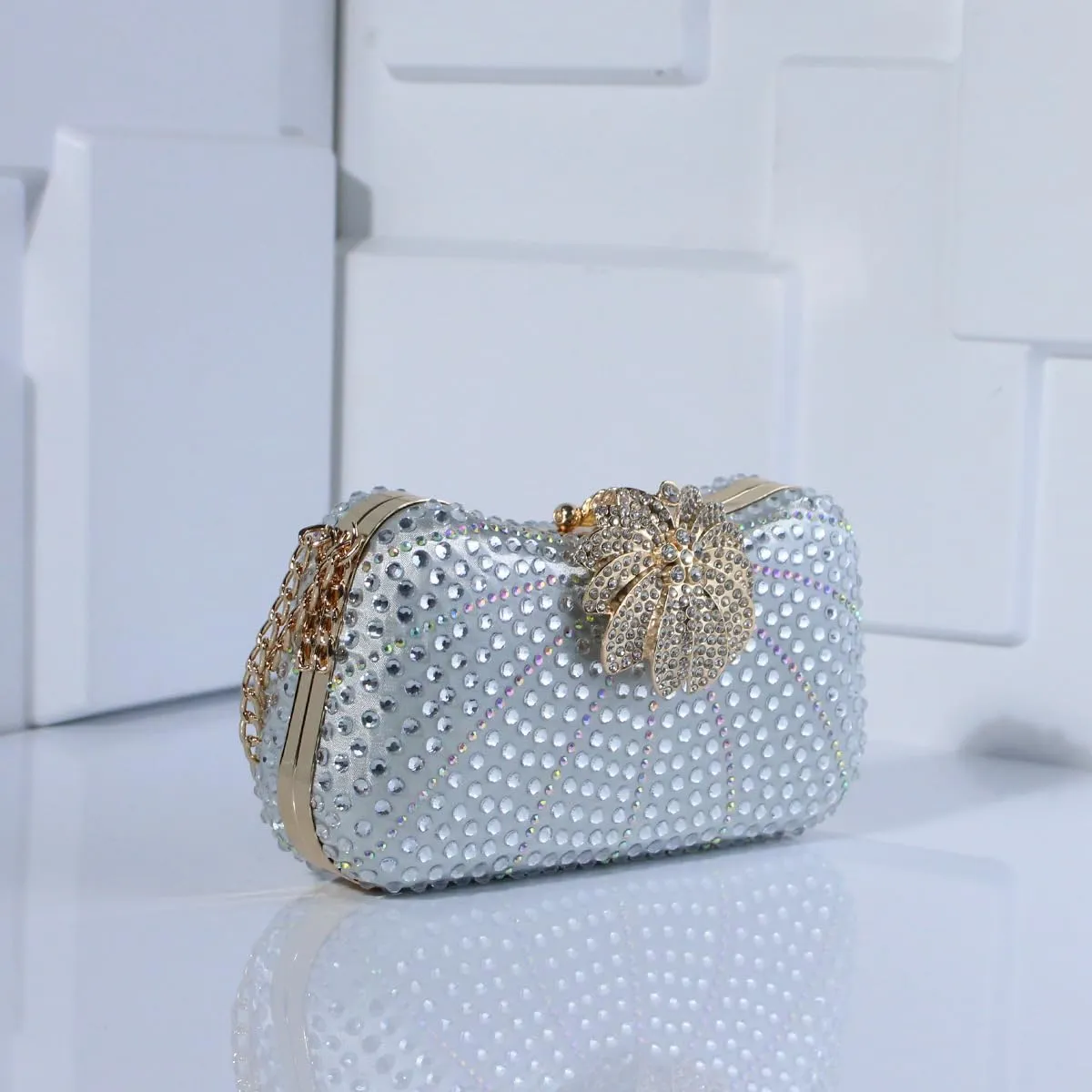 Luxurious Evening Clutch with Fashion Rhinestones and Crystals for Women - Chain Strap Shoulder Bag or Evening Purse