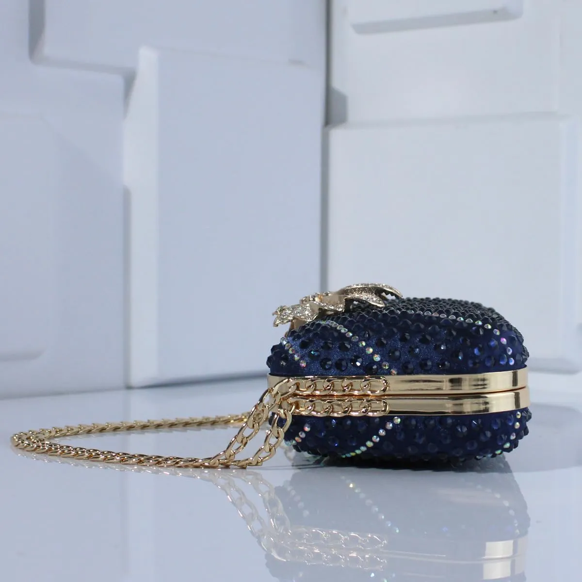 Luxurious Evening Clutch with Fashion Rhinestones and Crystals for Women - Chain Strap Shoulder Bag or Evening Purse