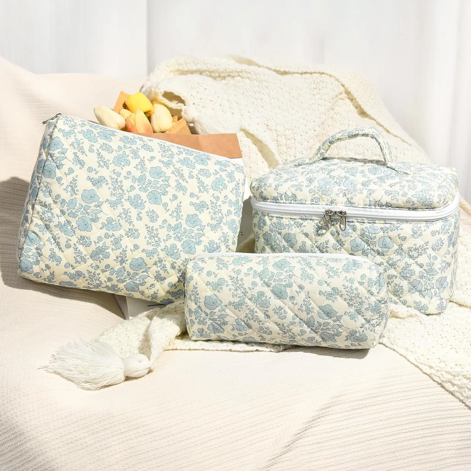 Makeup Bag Quilted Makeup Bags Set Cute Large Cosmetic Bag for Women Girls Floral Coquette Aesthetic Toiletry Bag Travel Make Up Organizer Skincare Bag