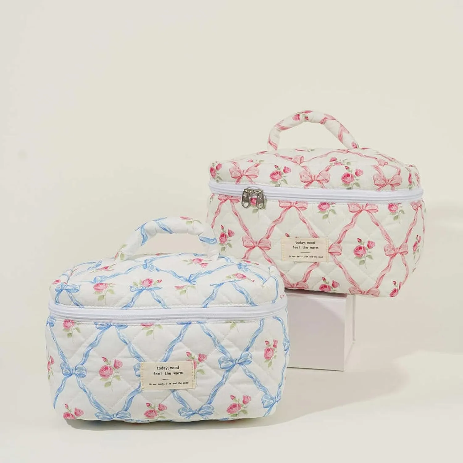 Quilted Makeup Bag, Cute Cosmetic Bags for Women,Large Floral Makeup Bag, Coquette Aesthetic Travel Toiletry Bag