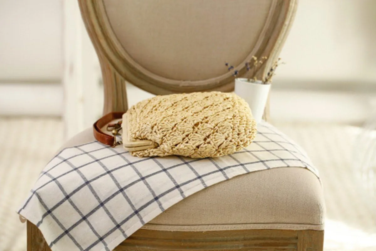Shell Crochet Straw Woven Shoulder Bags With Vintage Brass Buckle Closed