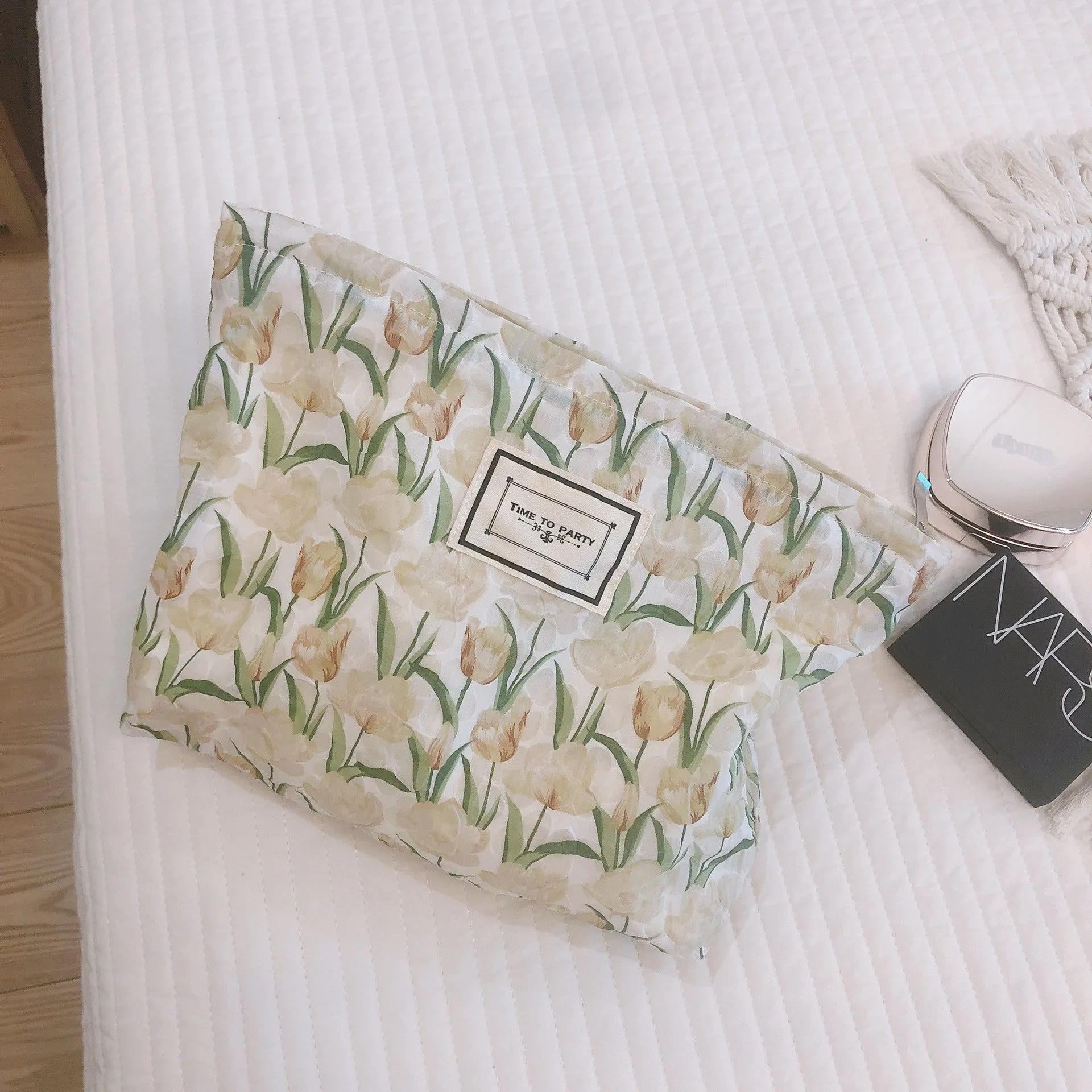 Sweet and Fresh Floral Fabric Cosmetic Bag
