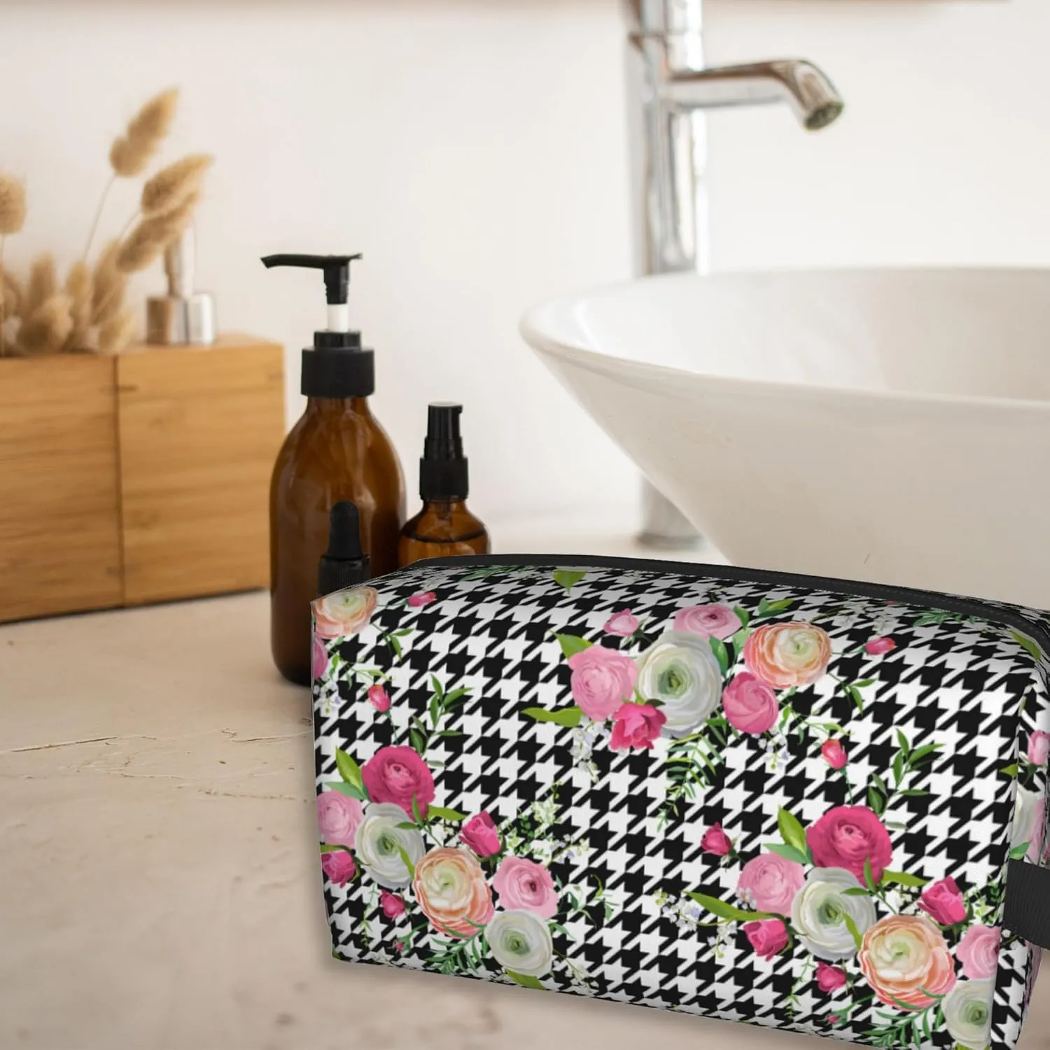 Travel Bag for Toiletries Pink Flowers Travel Toiletry Bag,Large Capacity Portable Travel Cosmetic Bag for Women and Men Daily Storage Pouch