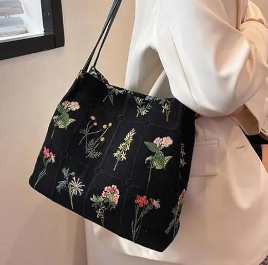 Women's floral shaped small handbag: women's casual large capacity fashionable floral embroidery makeup bag, women's wallet