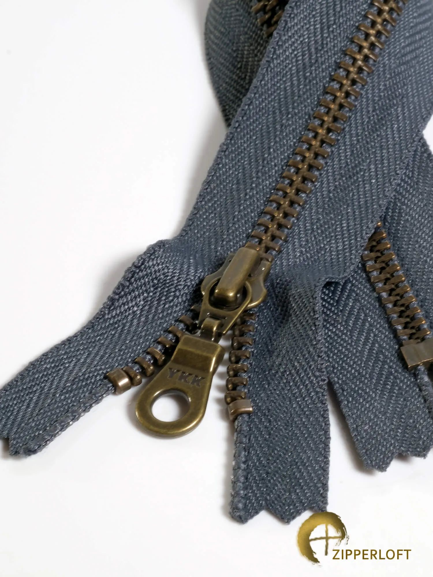 YKK #4.5 Antique (4-12" / 10.2-30.5cm) - 579 Dark Grey