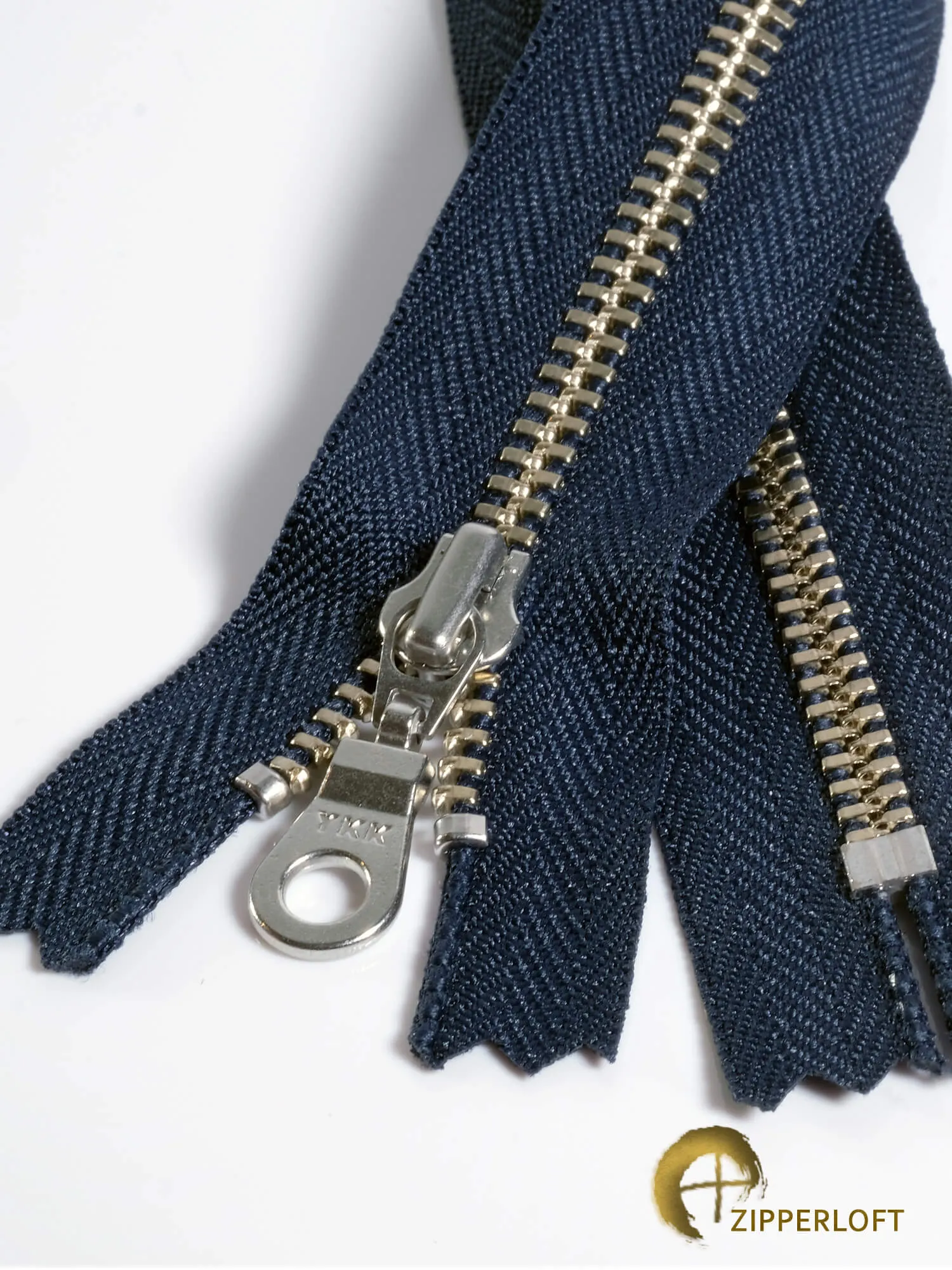 YKK #4.5 Nickel-Silver (4-12" / 10.2-30.5cm) - 560 Deep Cove Blue