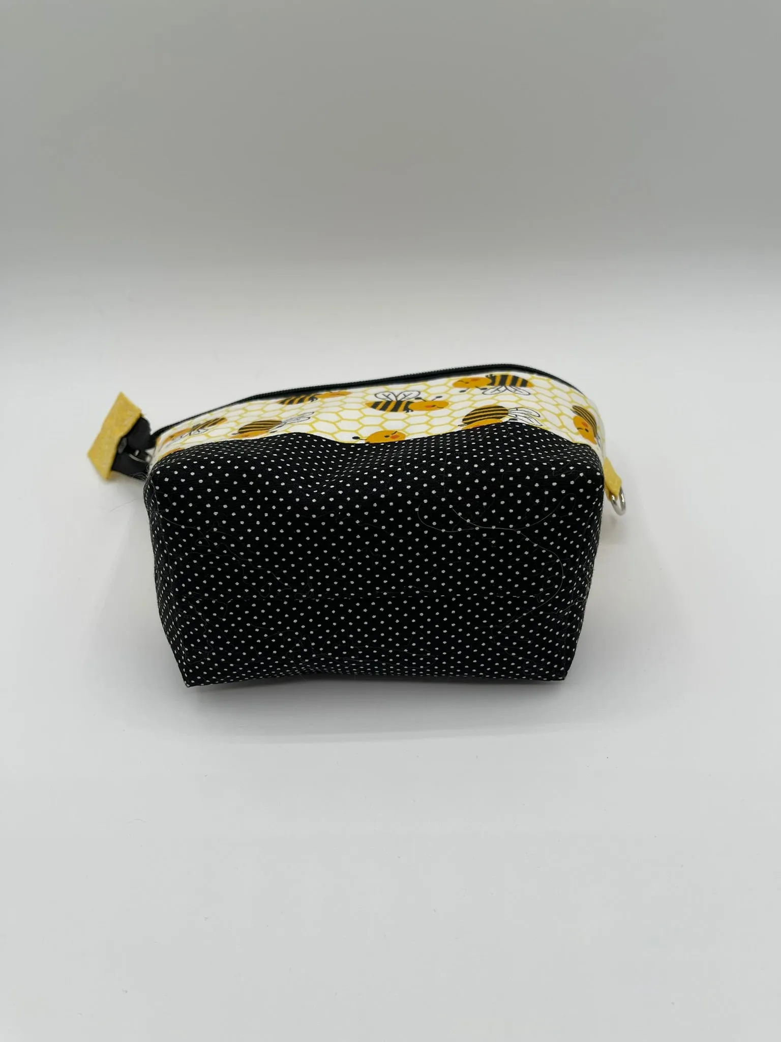 Zipper Bucket Bag - Bees on Honeycomb