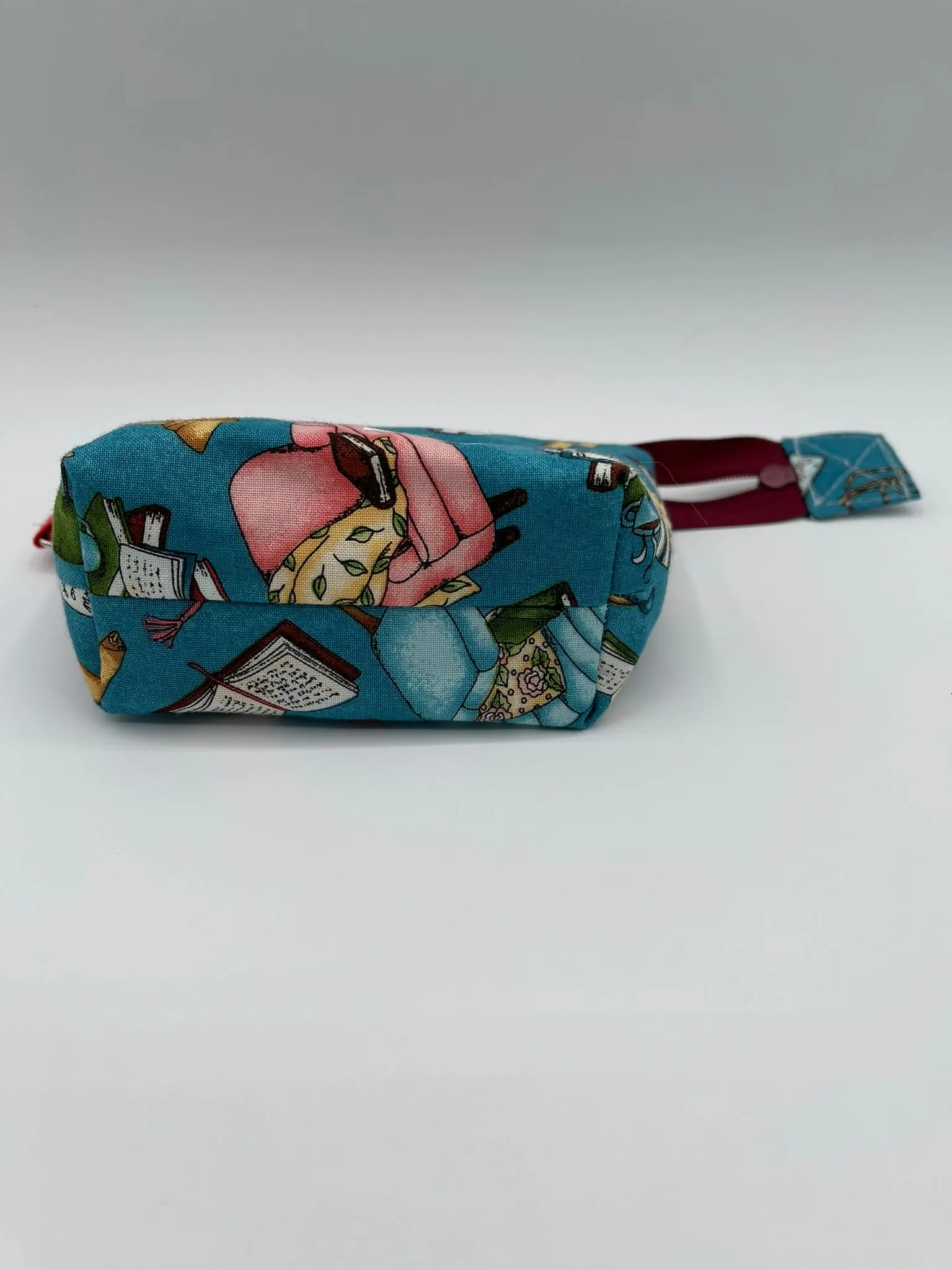 Zipper Bucket Bag - Books