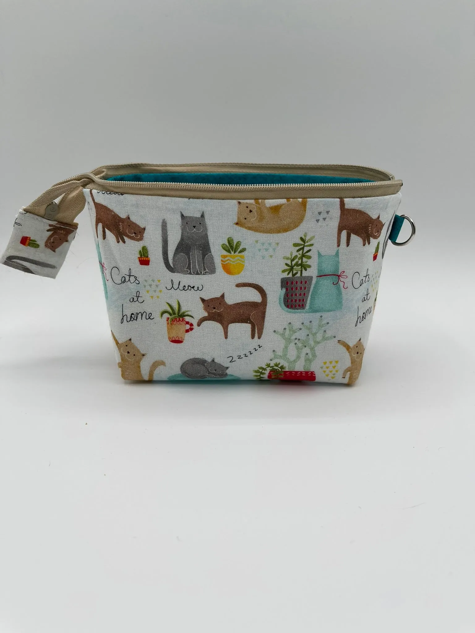 Zipper Bucket Bag - Cats and Plants