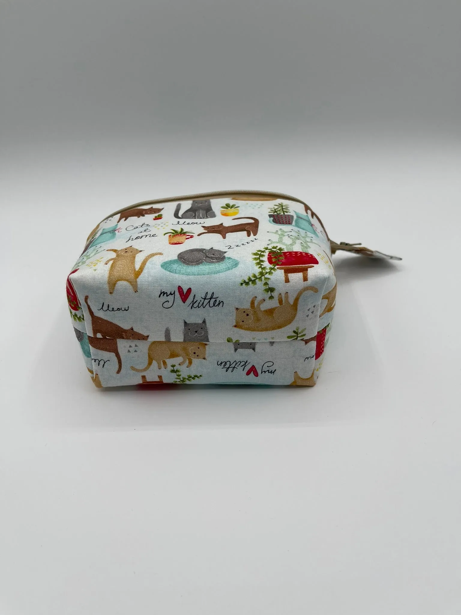 Zipper Bucket Bag - Cats and Plants