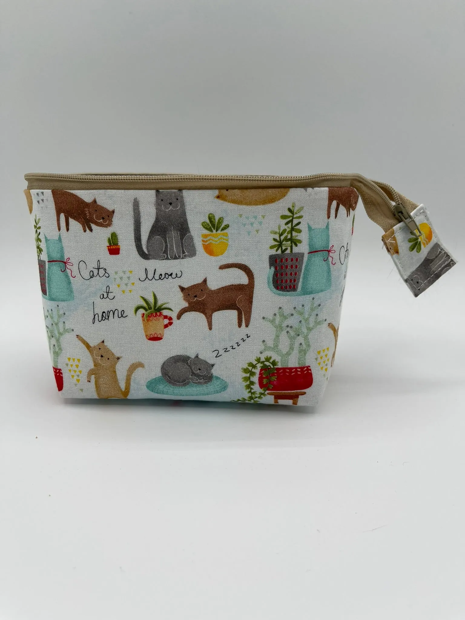 Zipper Bucket Bag - Cats and Plants