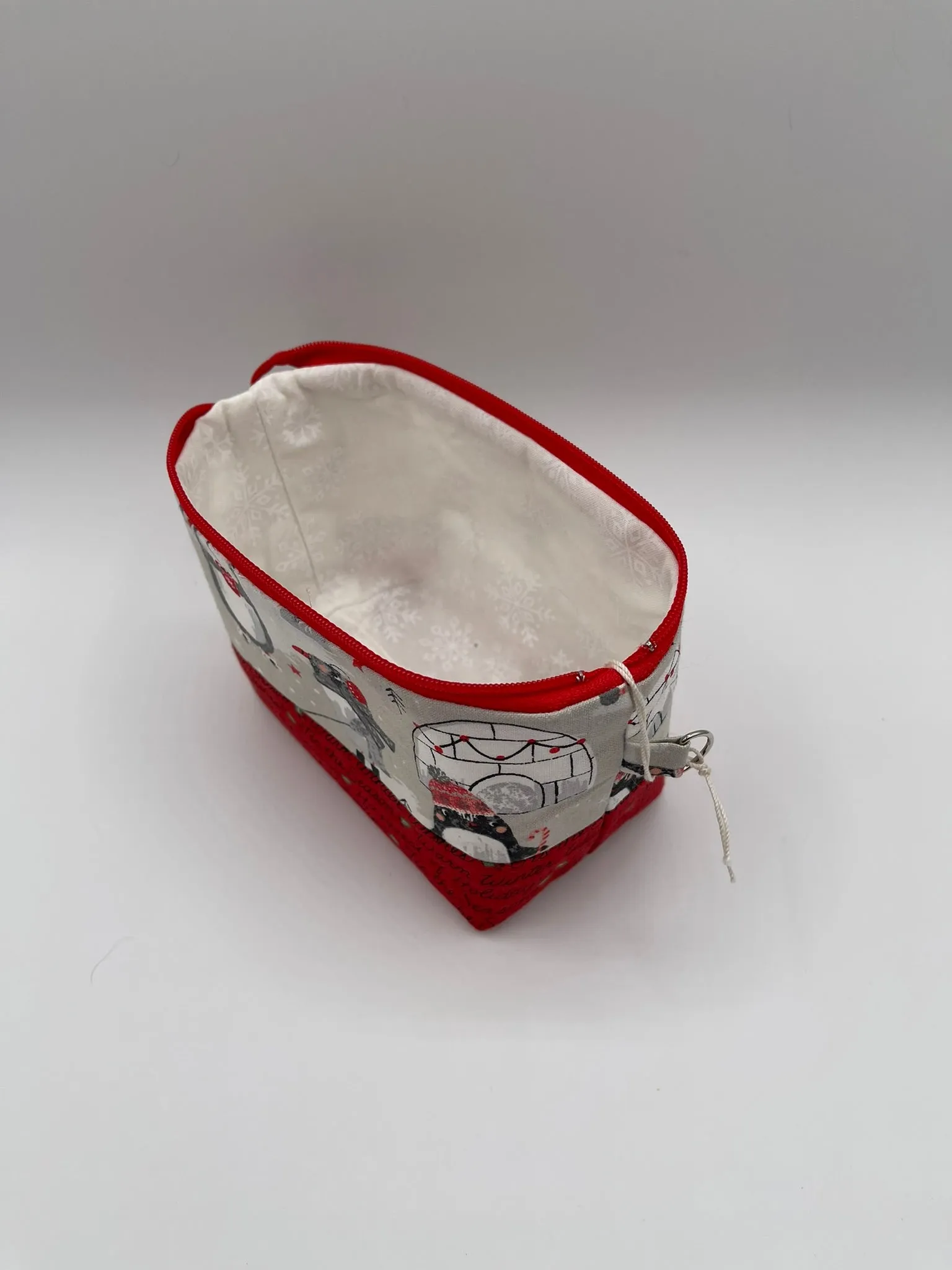 Zipper Bucket Bag - Christmas Penguins and Igloos