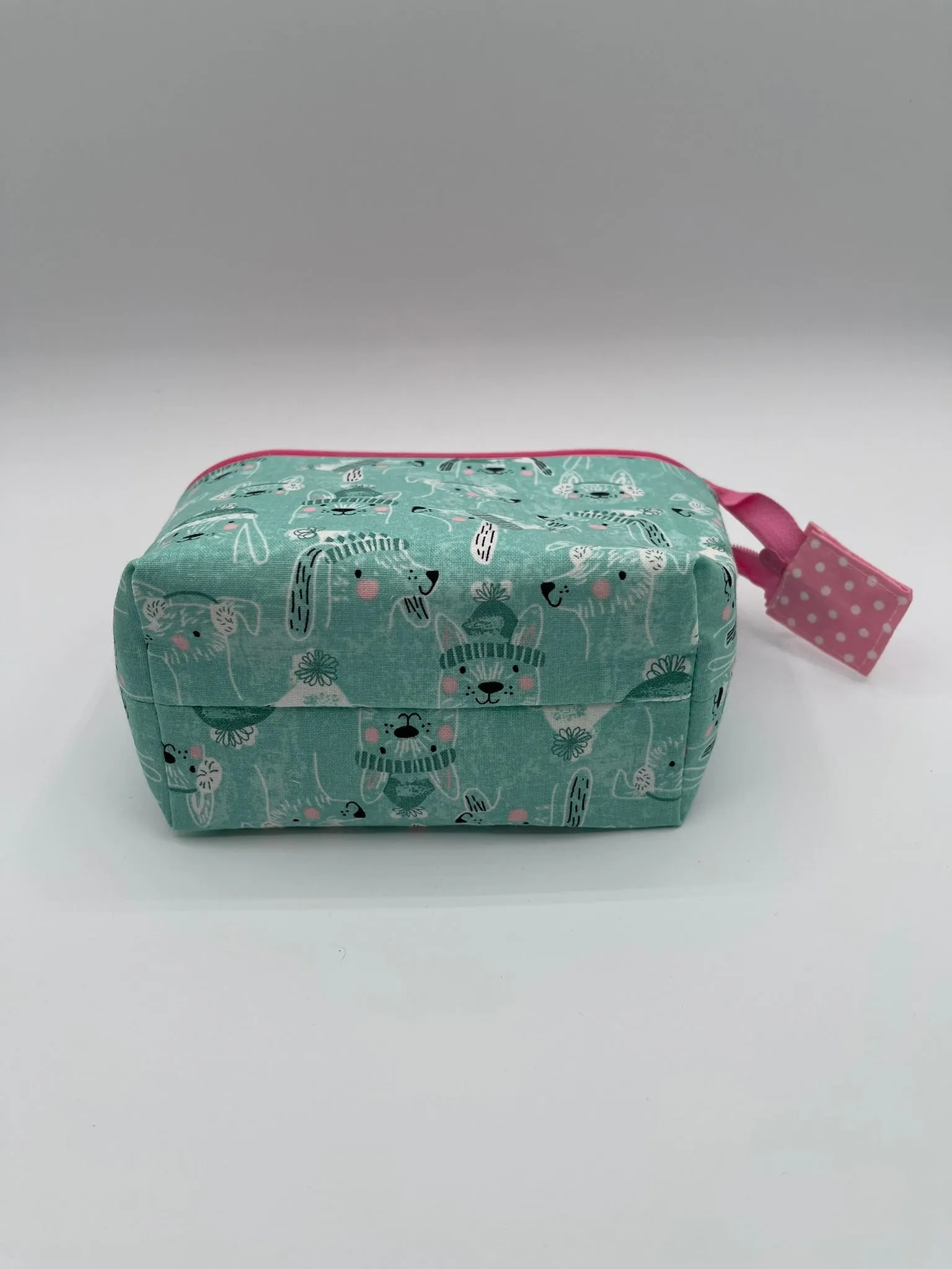 Zipper Bucket Bag - Dogs Sketches on Blue