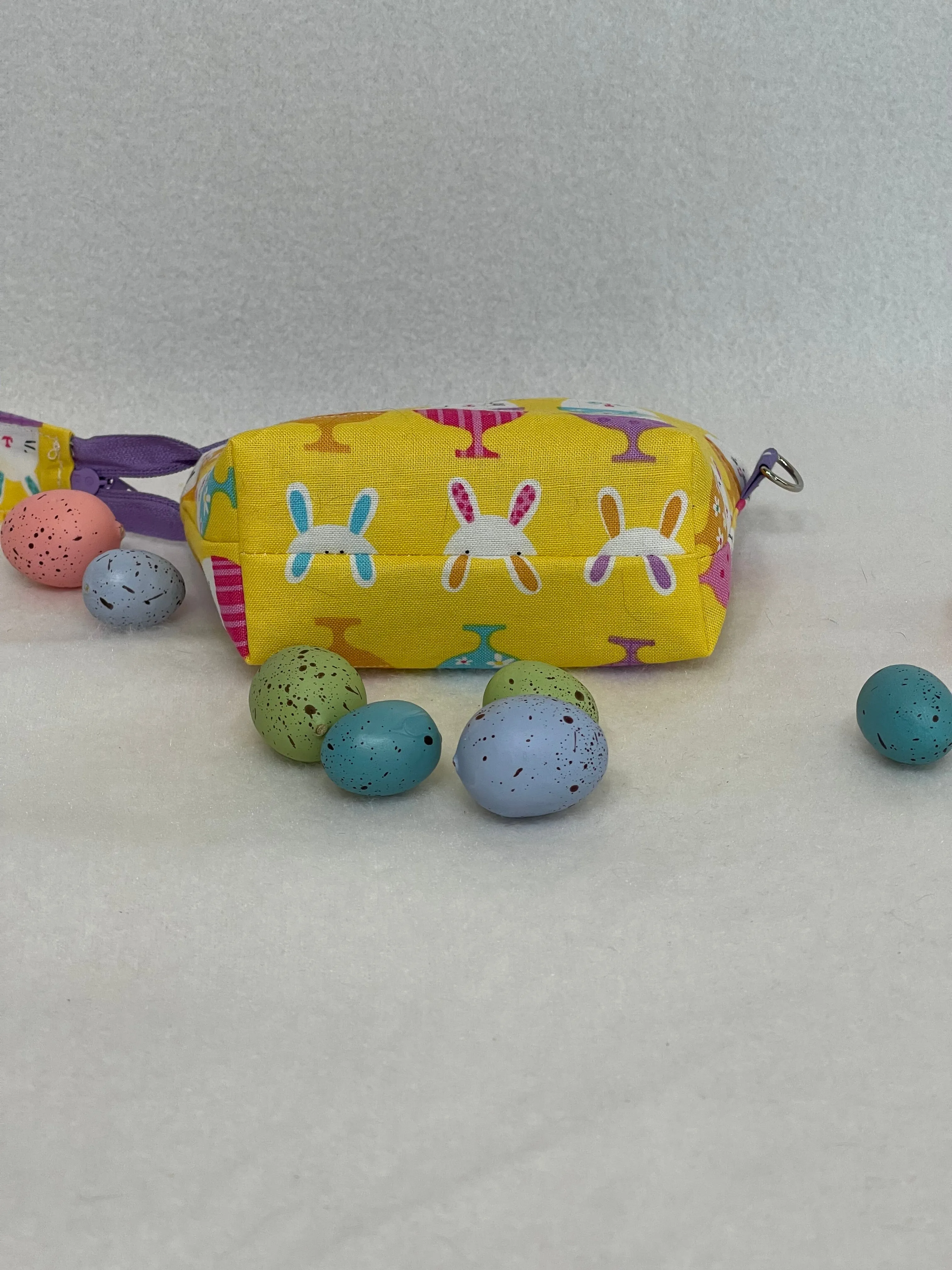 Zipper Bucket Bag - Easter Bunny Eggs