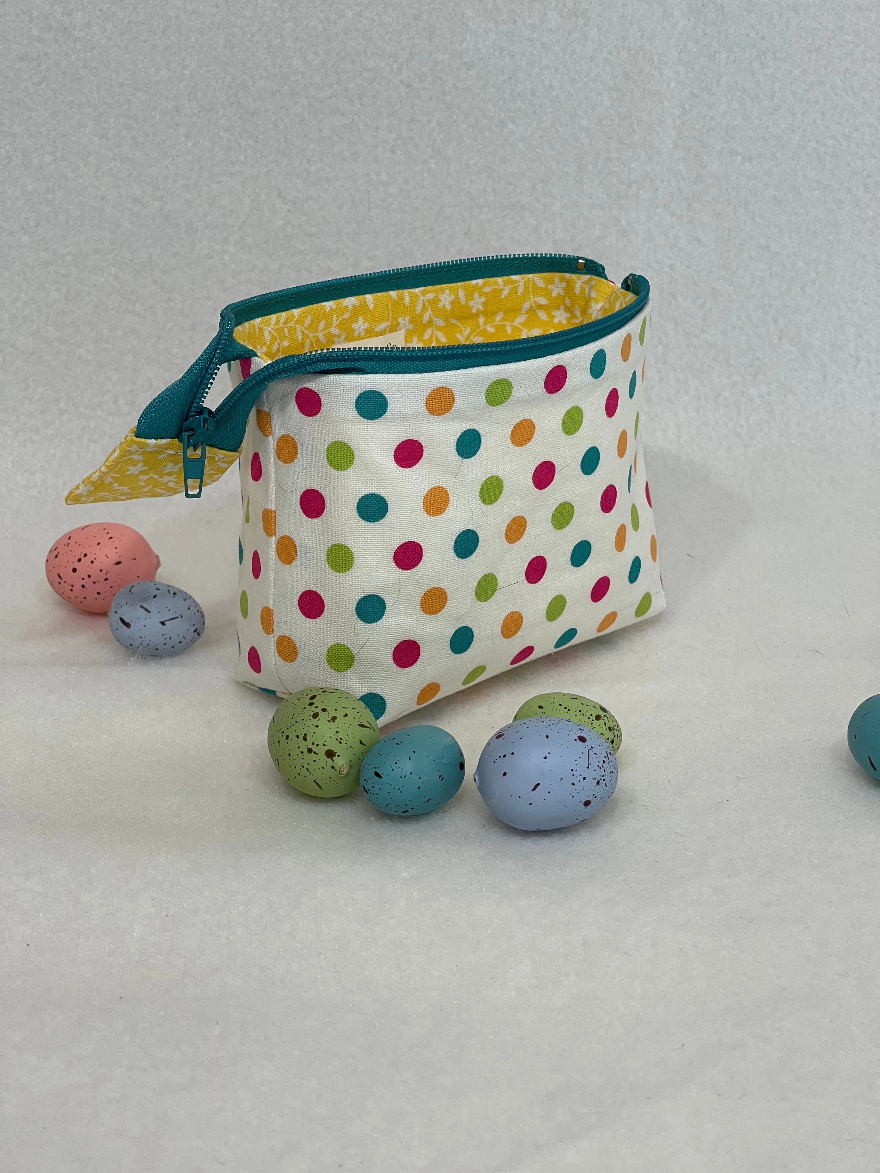 Zipper Bucket Bag - Easter Dots