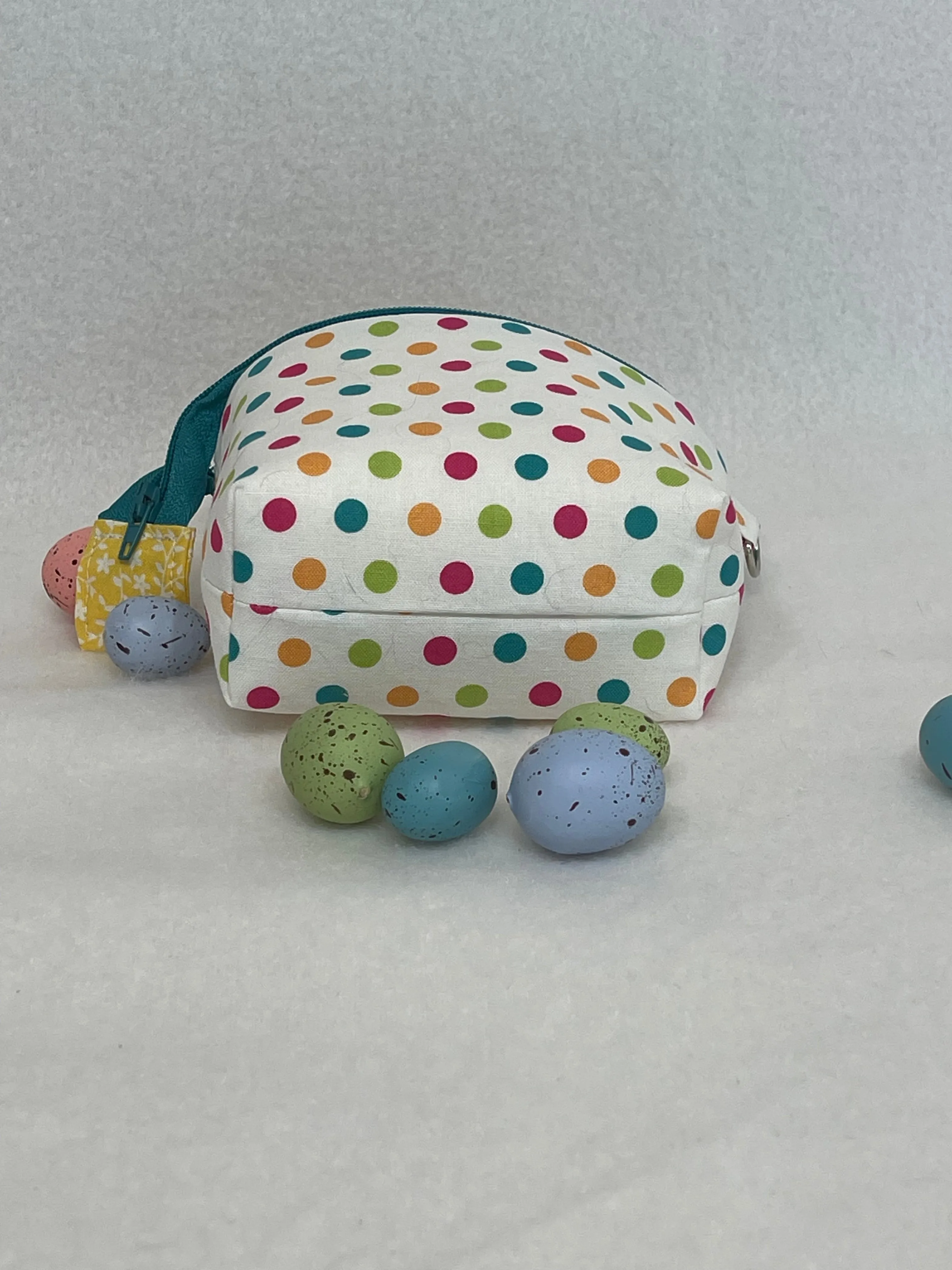 Zipper Bucket Bag - Easter Dots