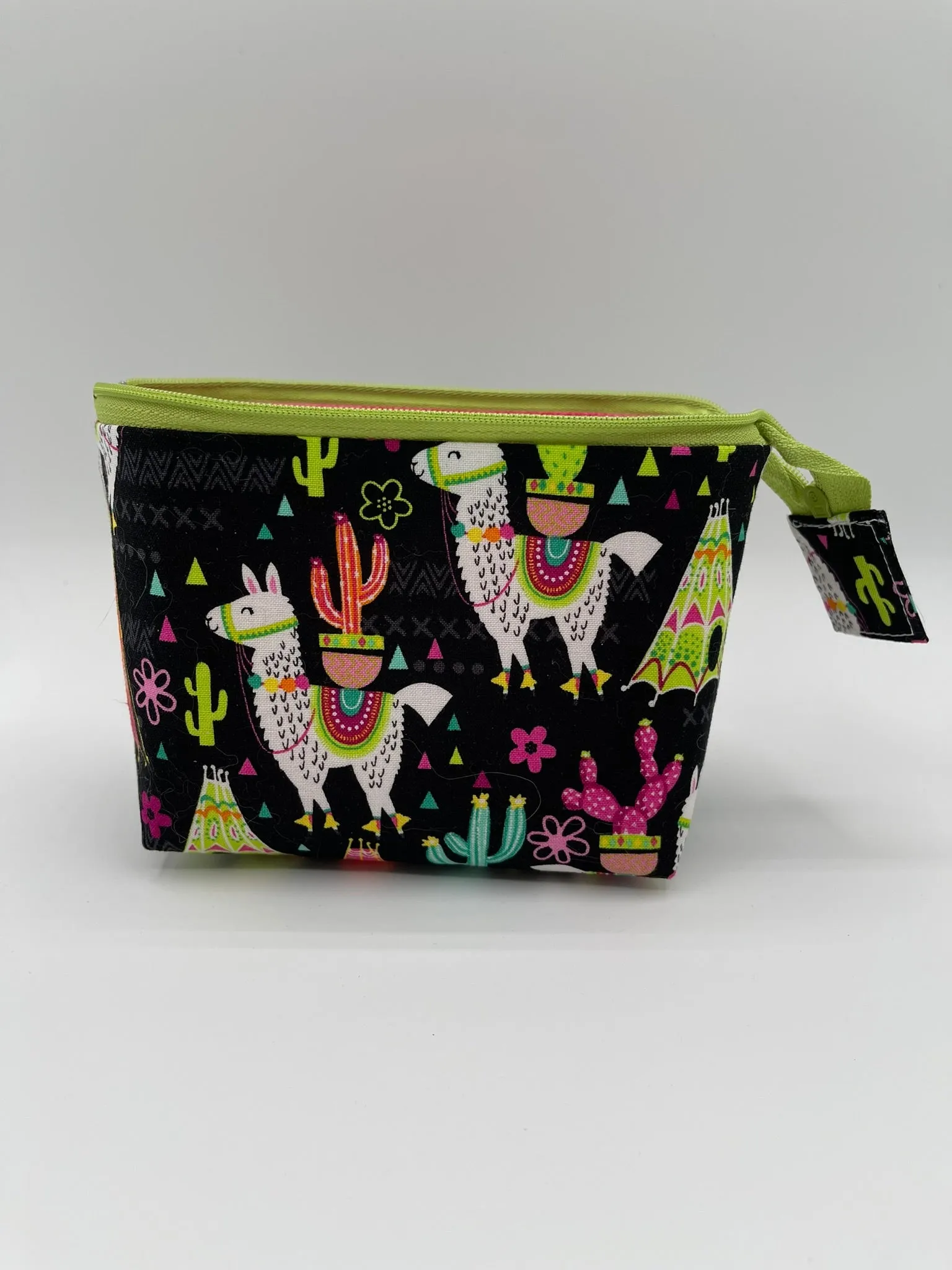 Zipper Bucket Bag - Llamas on Black