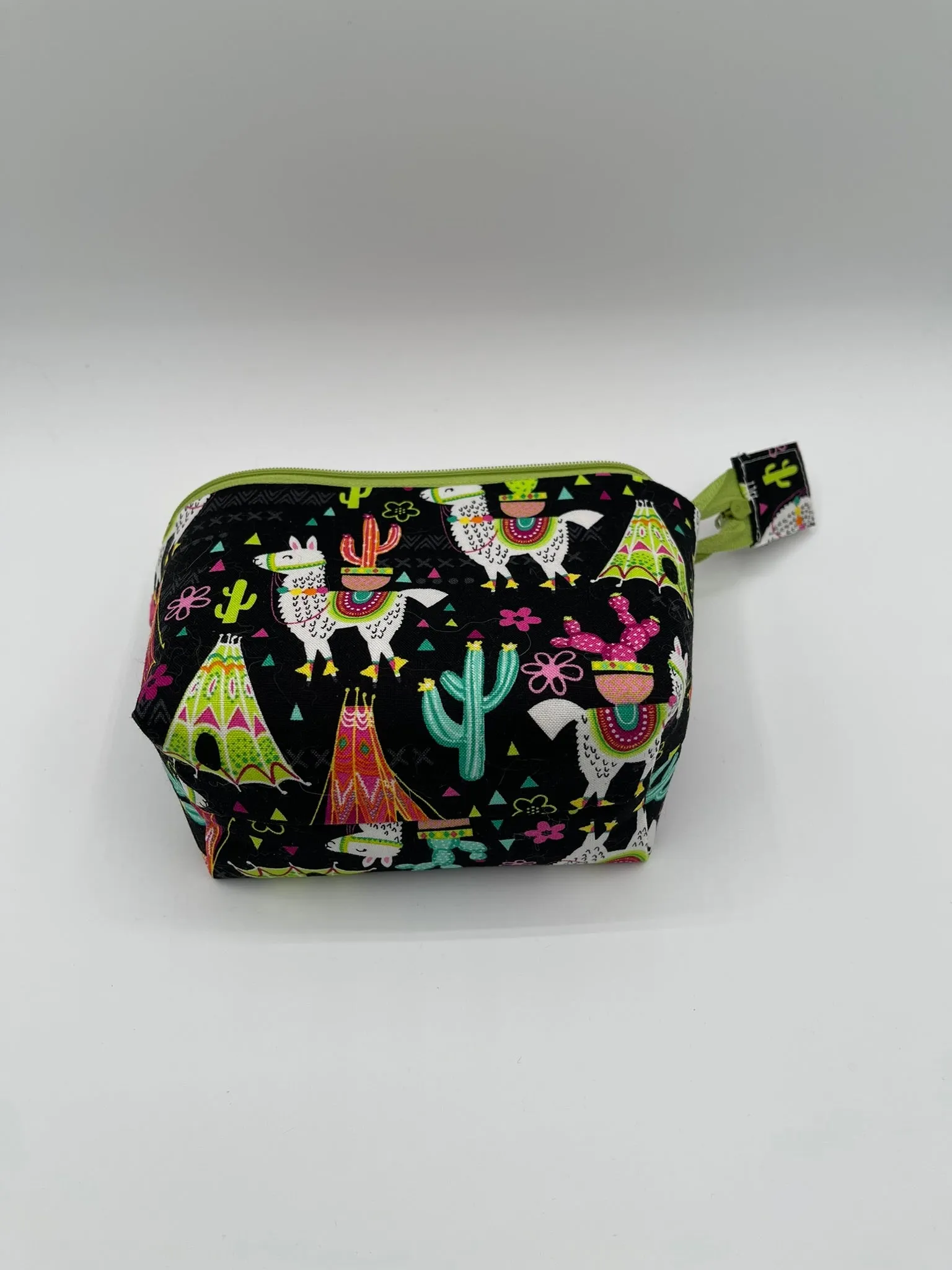 Zipper Bucket Bag - Llamas on Black