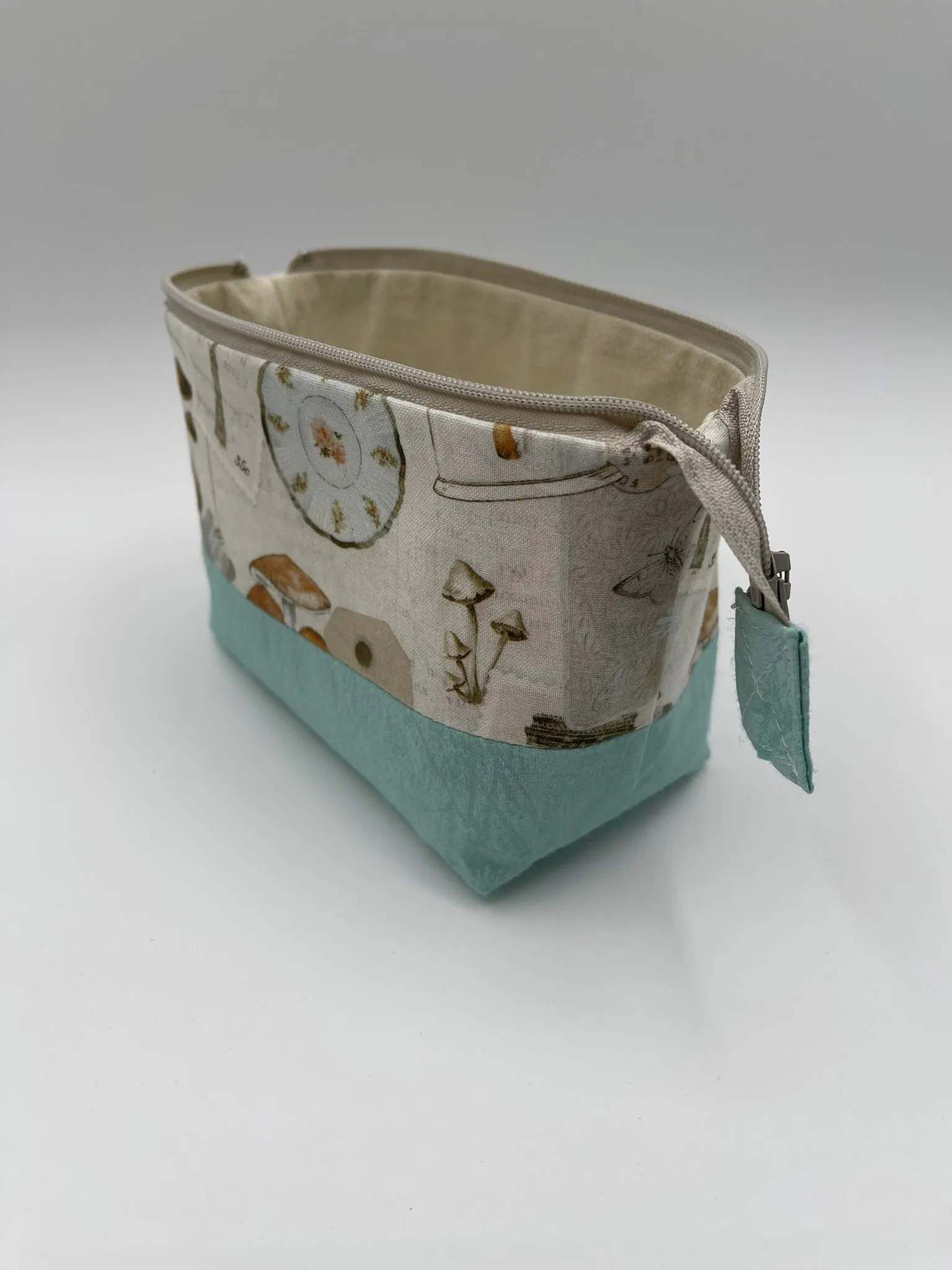 Zipper Bucket Bag - Mushrooms and Time