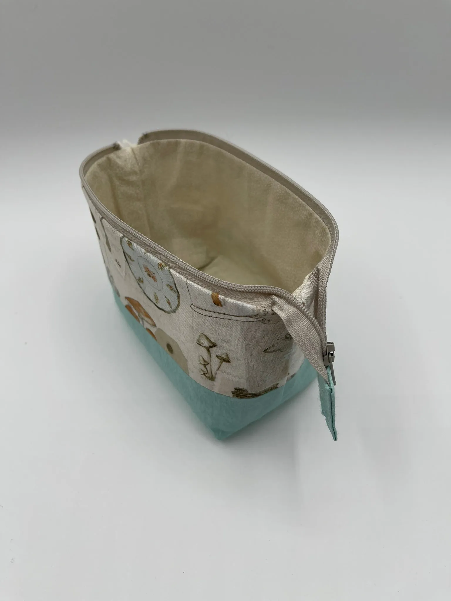 Zipper Bucket Bag - Mushrooms and Time