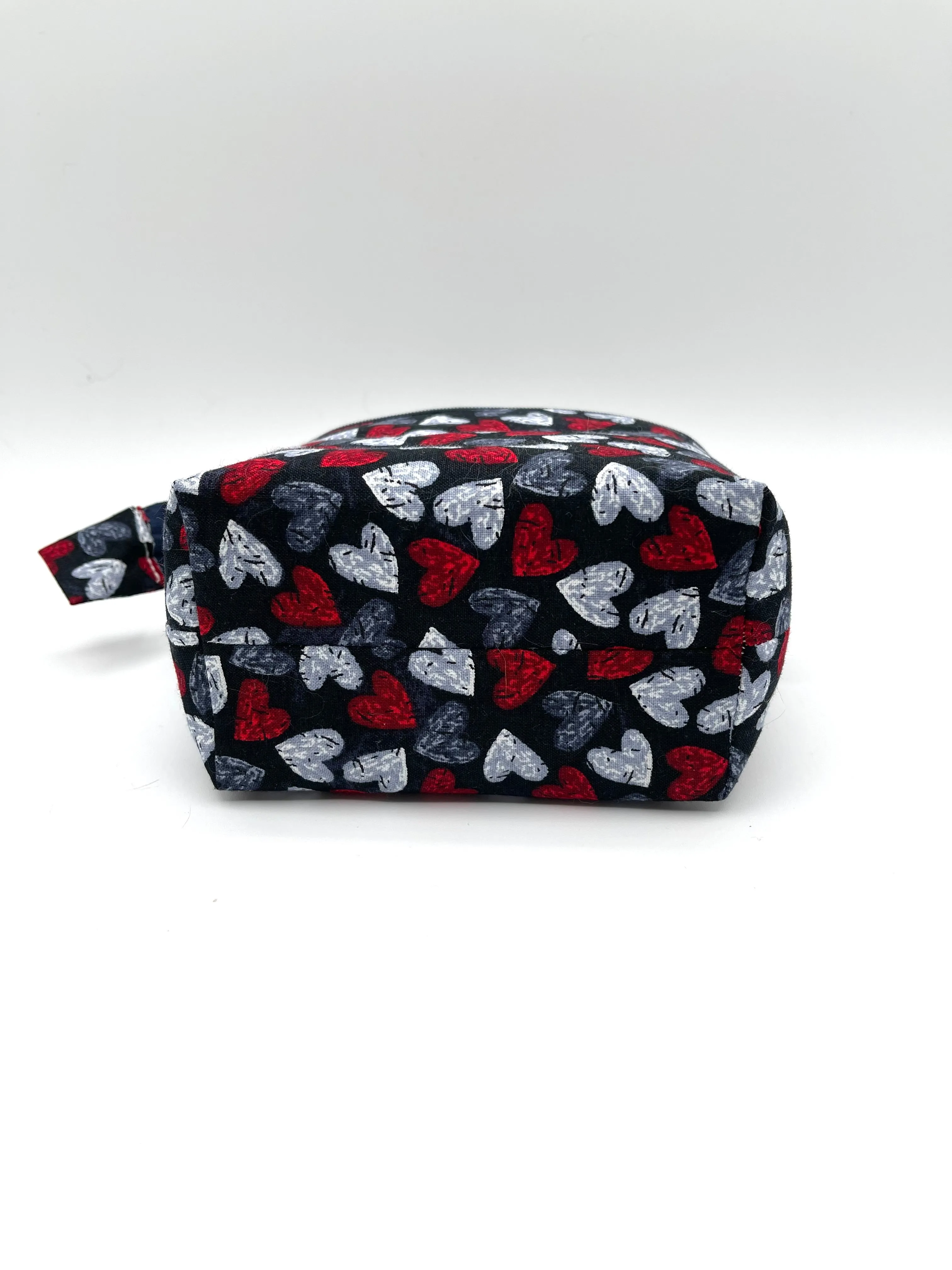 Zipper Bucket Bag - Red and Gray Hearts on Black