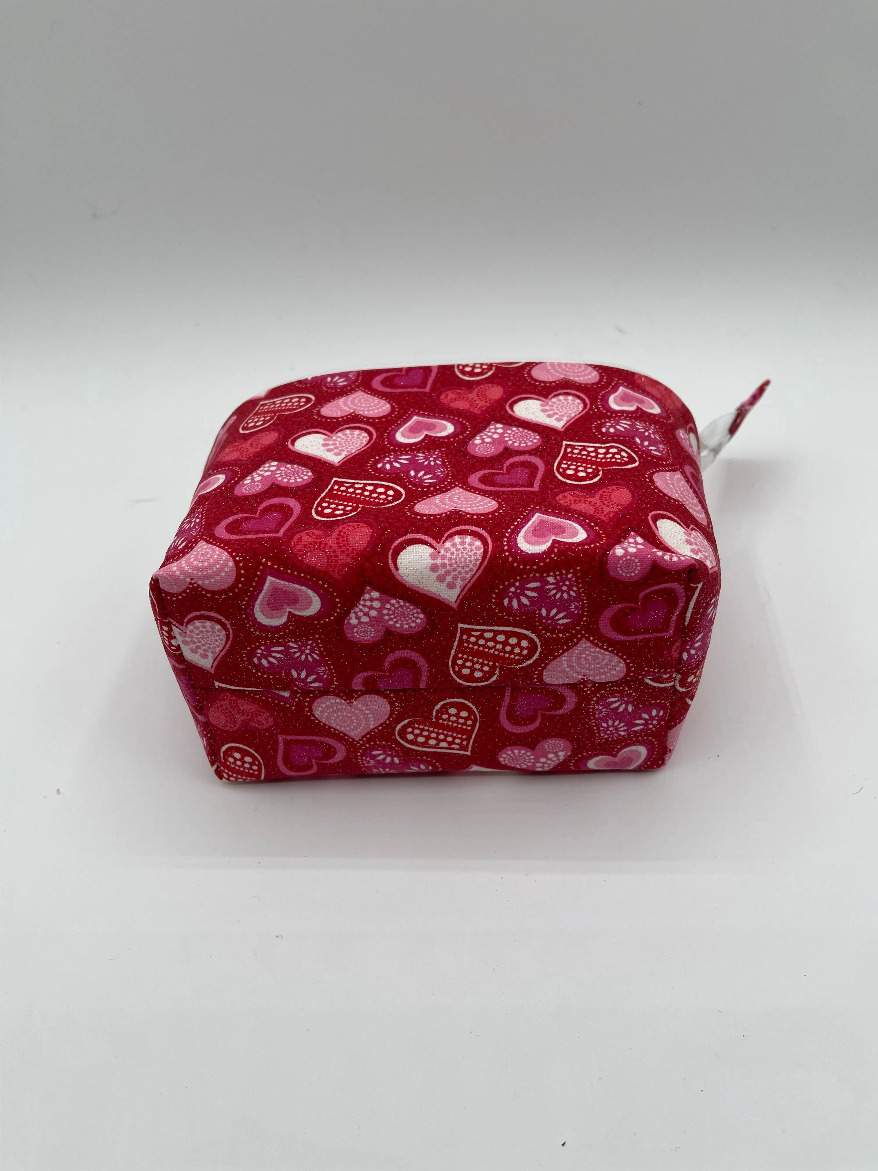 Zipper Bucket Bag - Red and Pink Hearts on Red