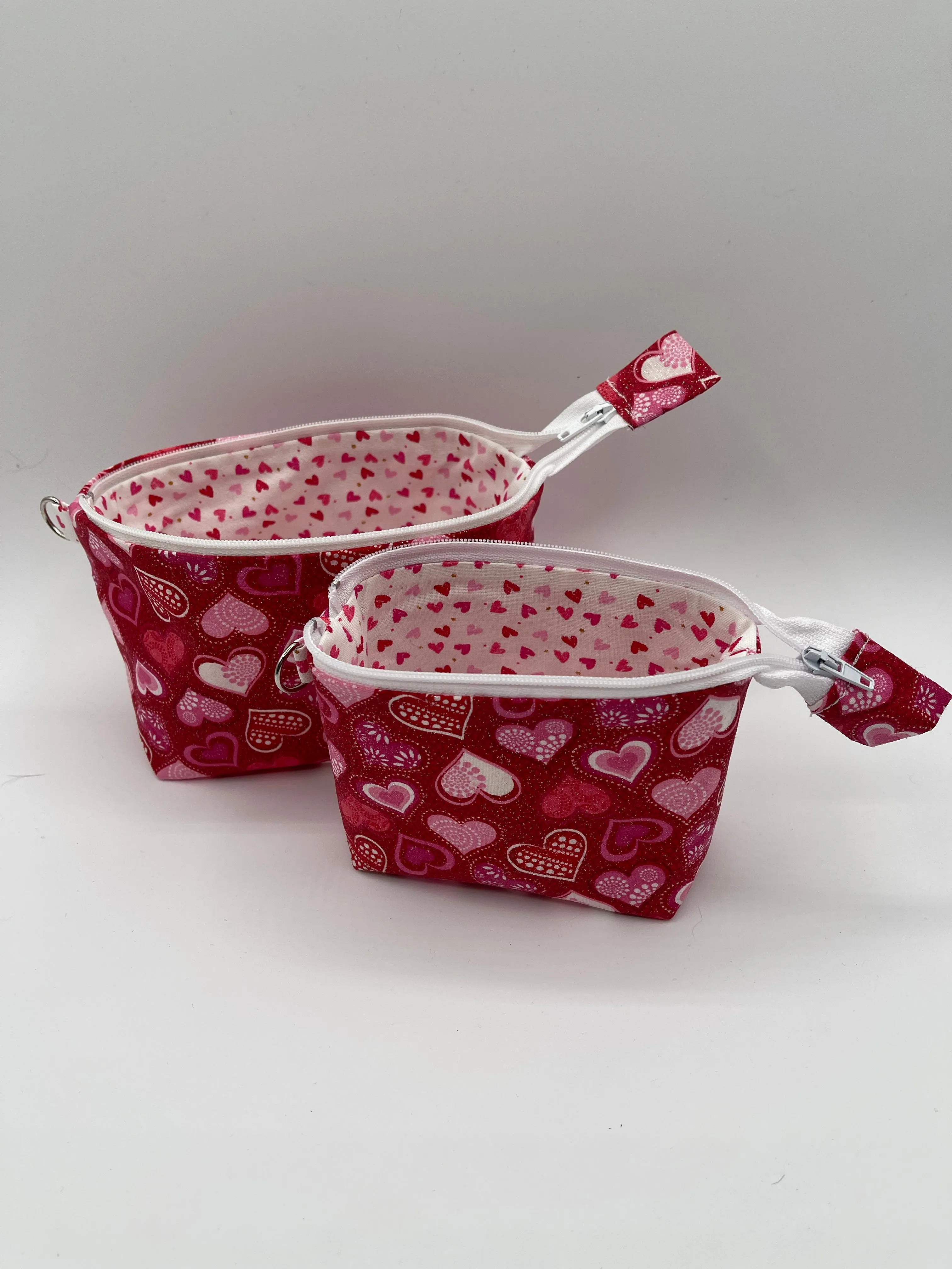 Zipper Bucket Bag - Red and Pink Hearts on Red