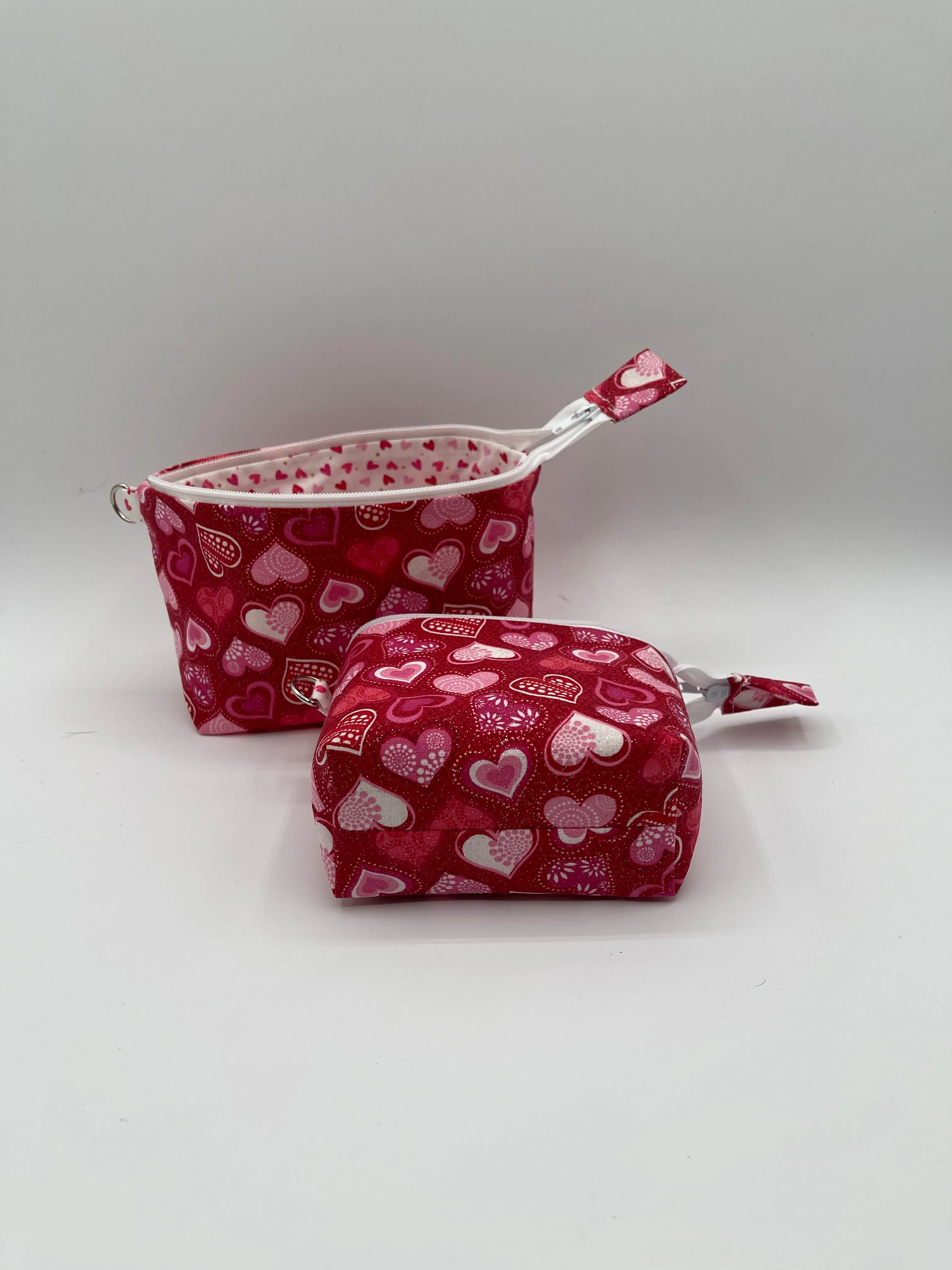 Zipper Bucket Bag - Red and Pink Hearts on Red