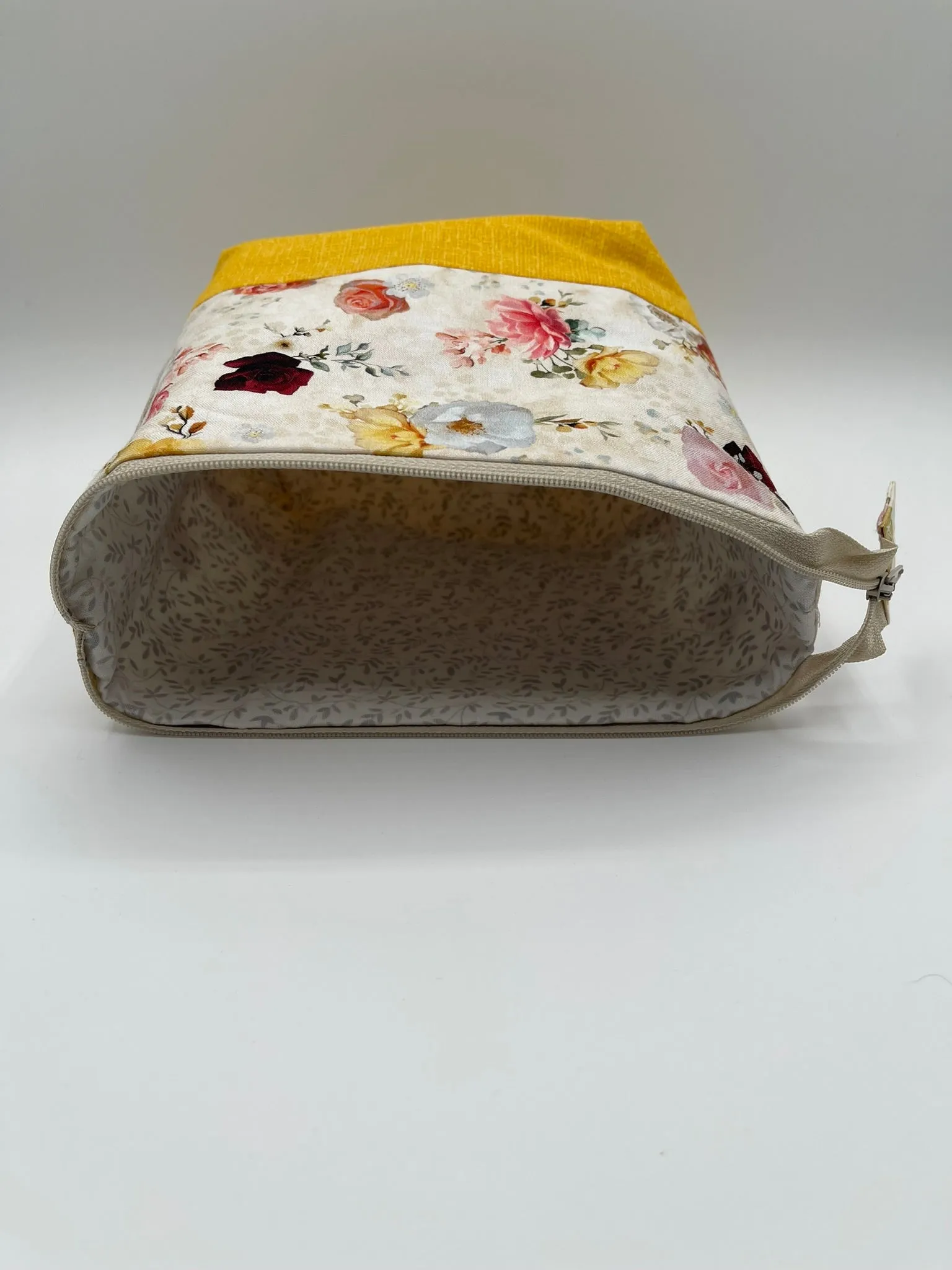 Zipper Bucket Bag - Roses