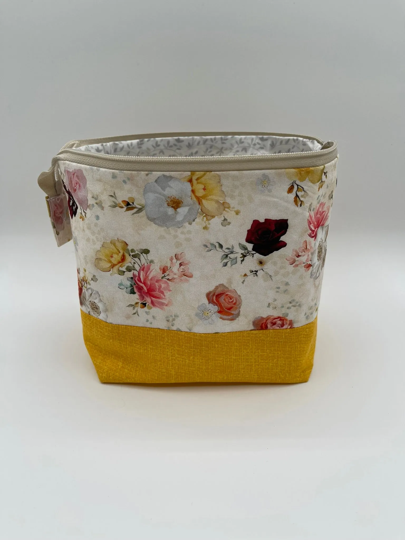 Zipper Bucket Bag - Roses